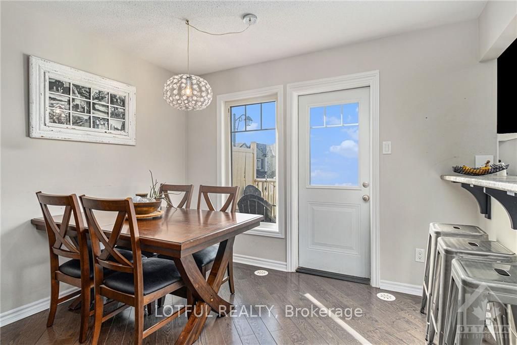 477 Meadowhawk Crescent Property Photo 12