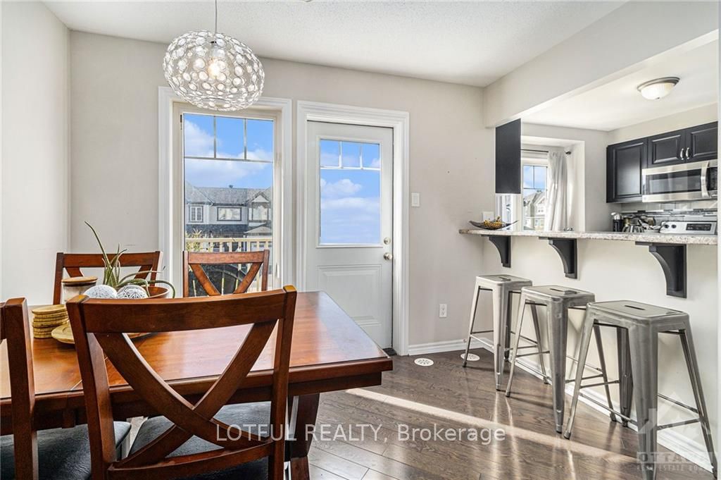 477 Meadowhawk Crescent Property Photo 14