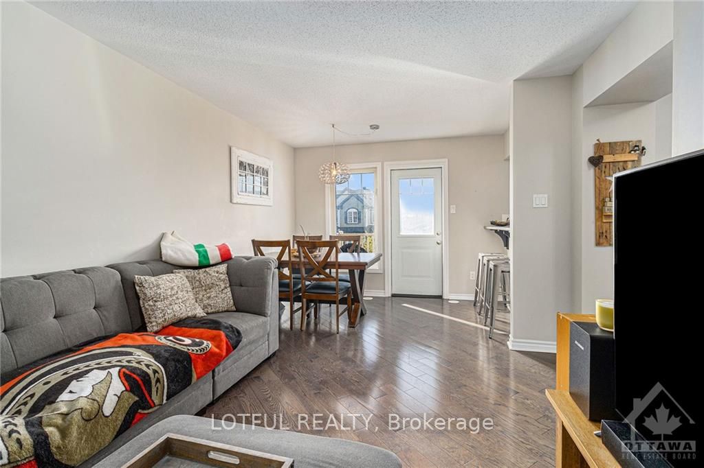 477 Meadowhawk Crescent Property Photo 15