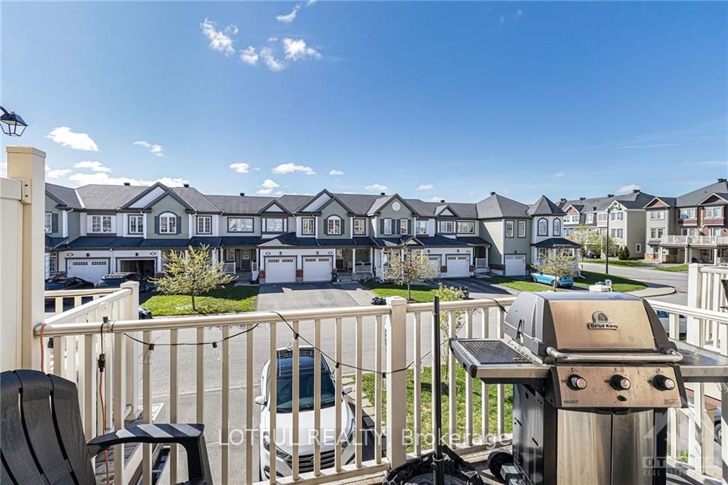 477 Meadowhawk Crescent Property Photo 18