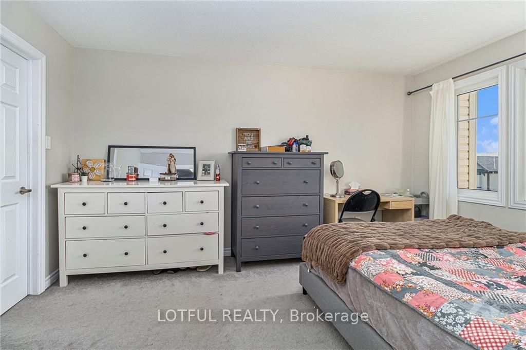 477 Meadowhawk Crescent Property Photo 20