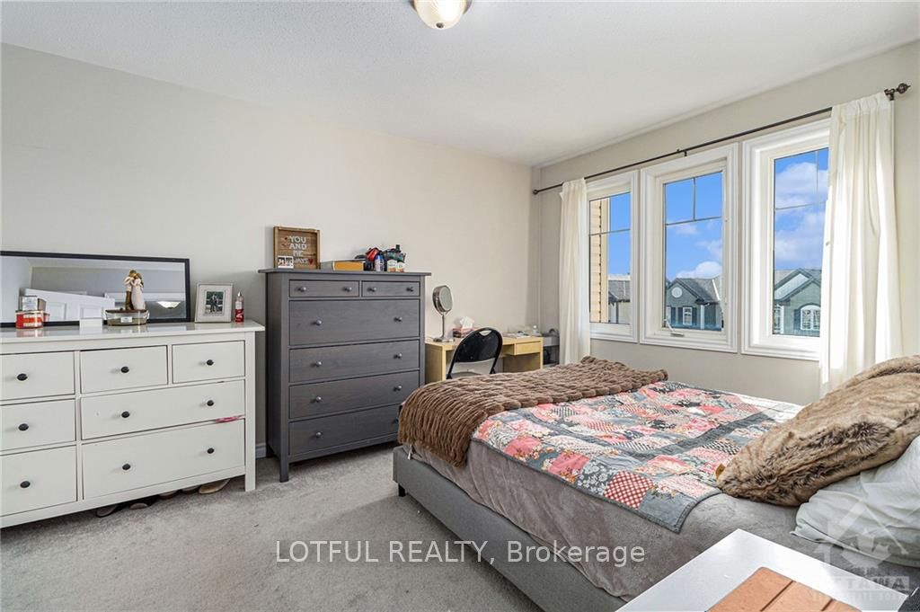 477 Meadowhawk Crescent Property Photo 21