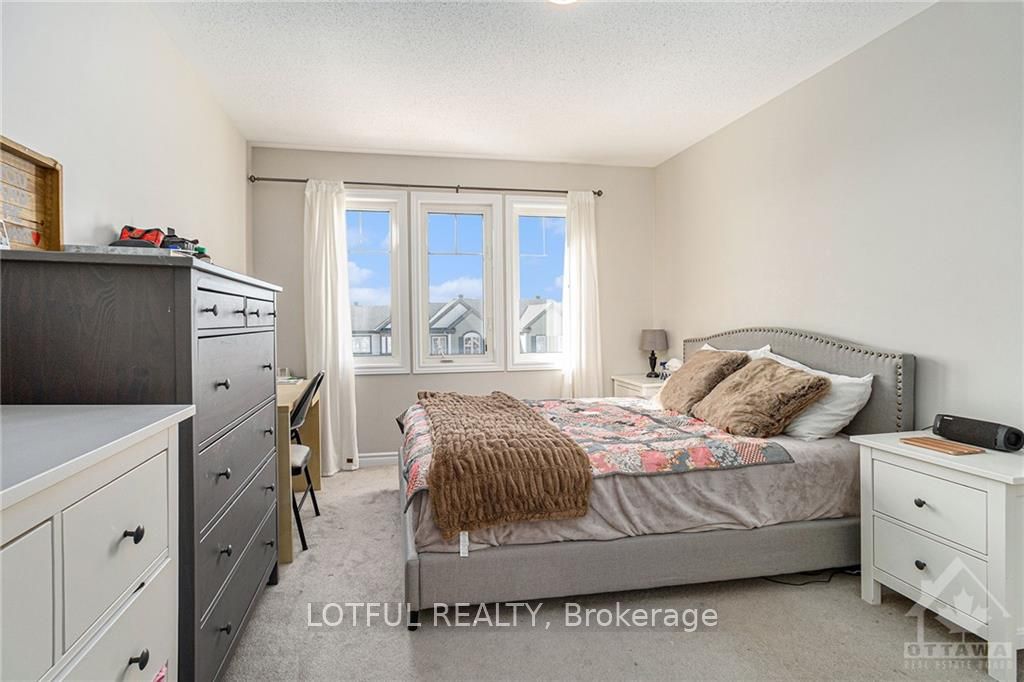 477 Meadowhawk Crescent Property Photo 22