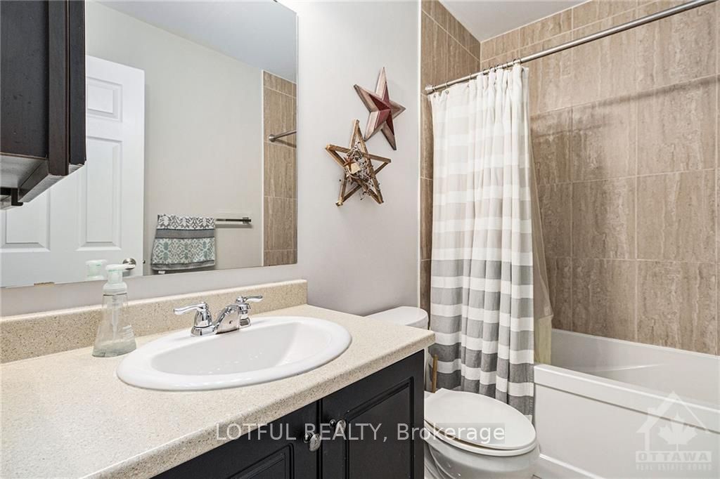 477 Meadowhawk Crescent Property Photo 25