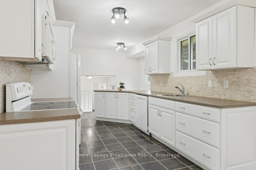 8 Panter Circle Property Photo 7