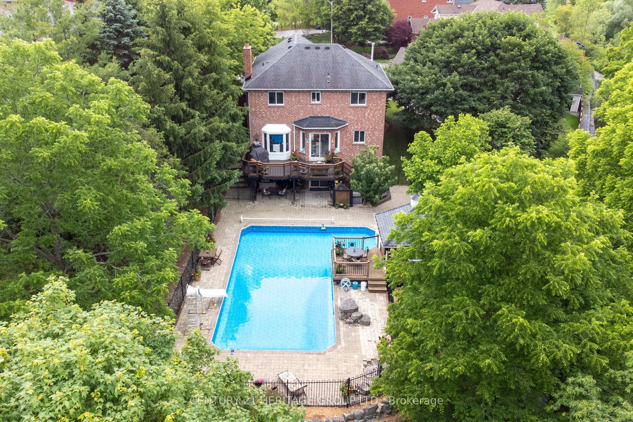28 Taywood Court Property Photo 1
