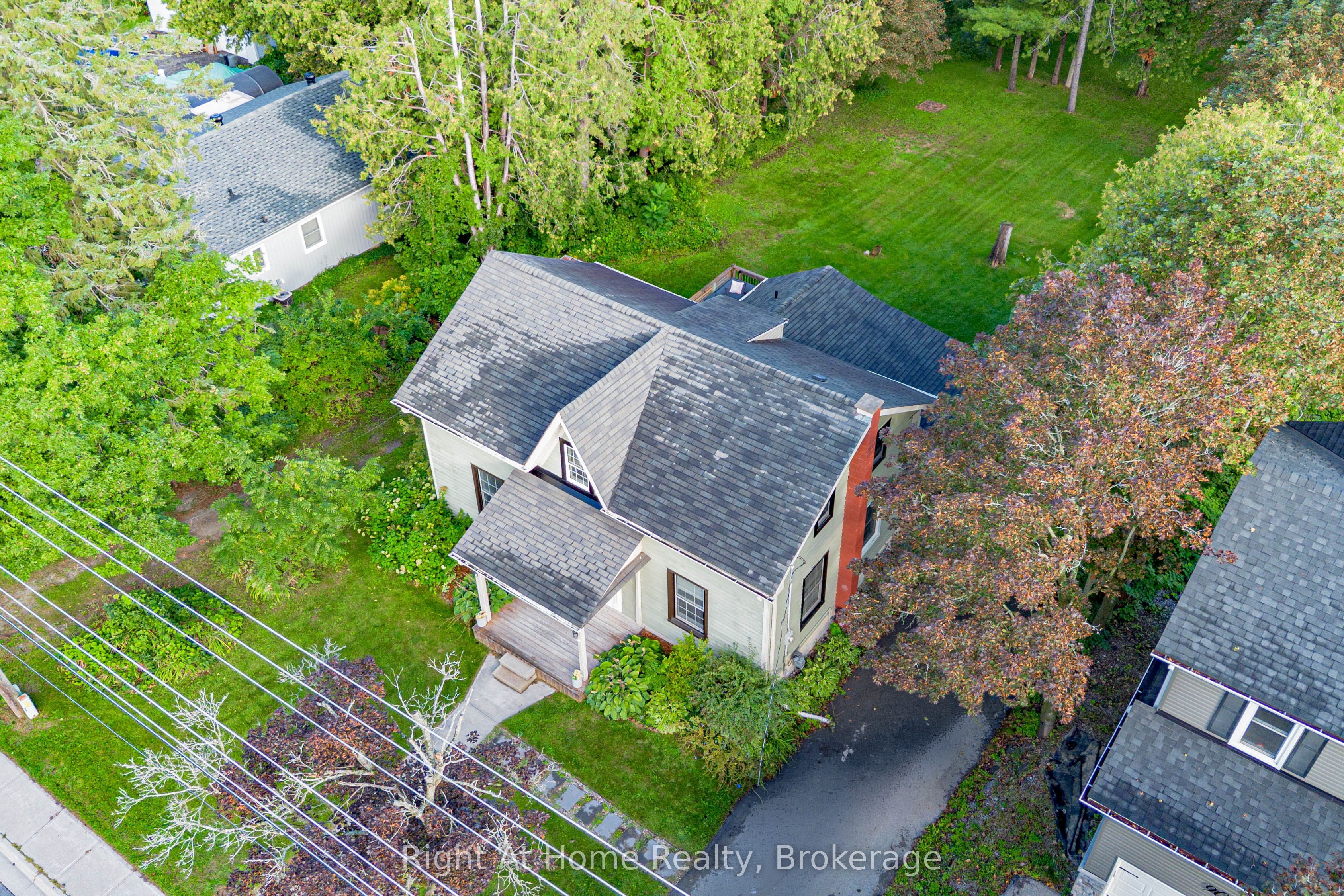 88 King Street E Property Photo 2