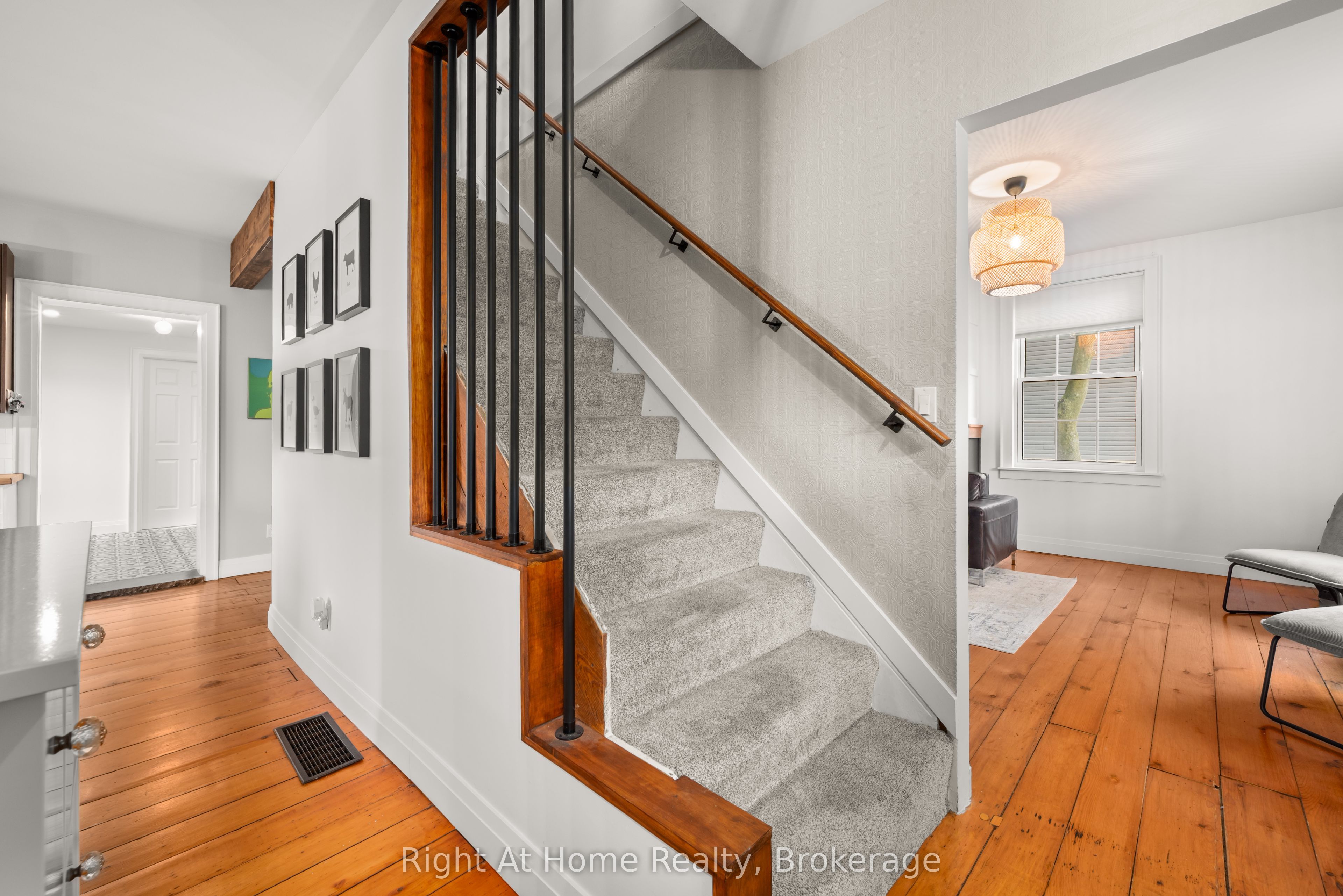88 King Street E Property Photo 11