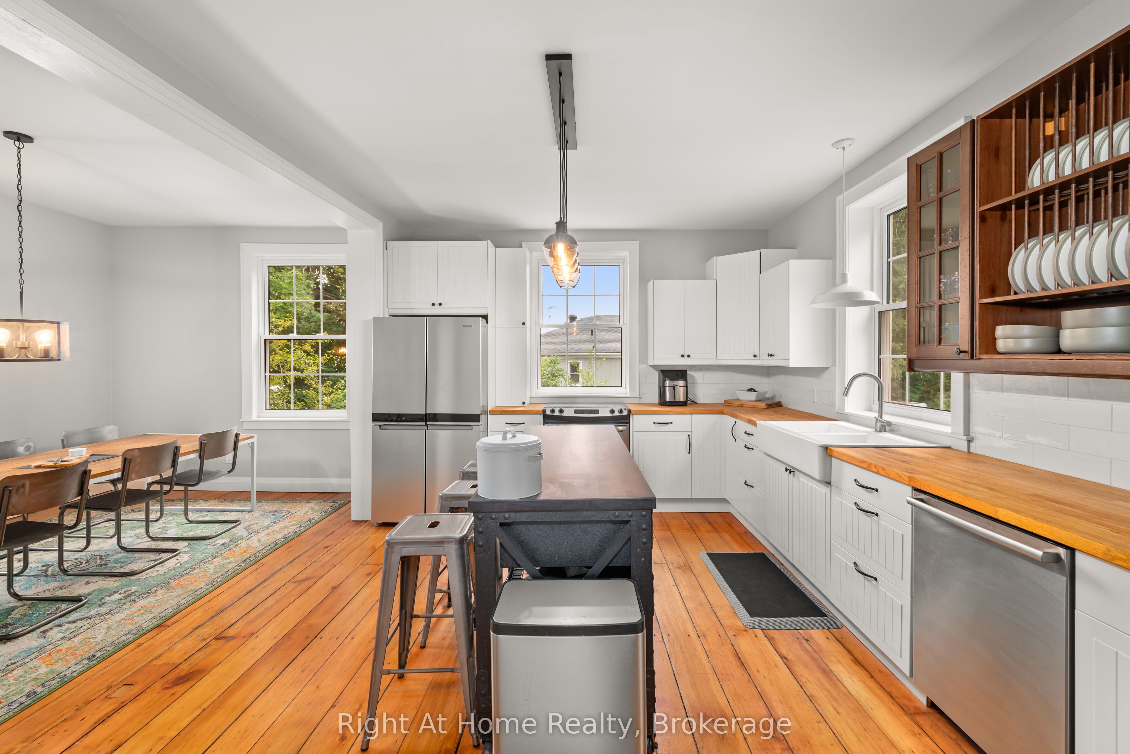 88 King Street E Property Photo 15