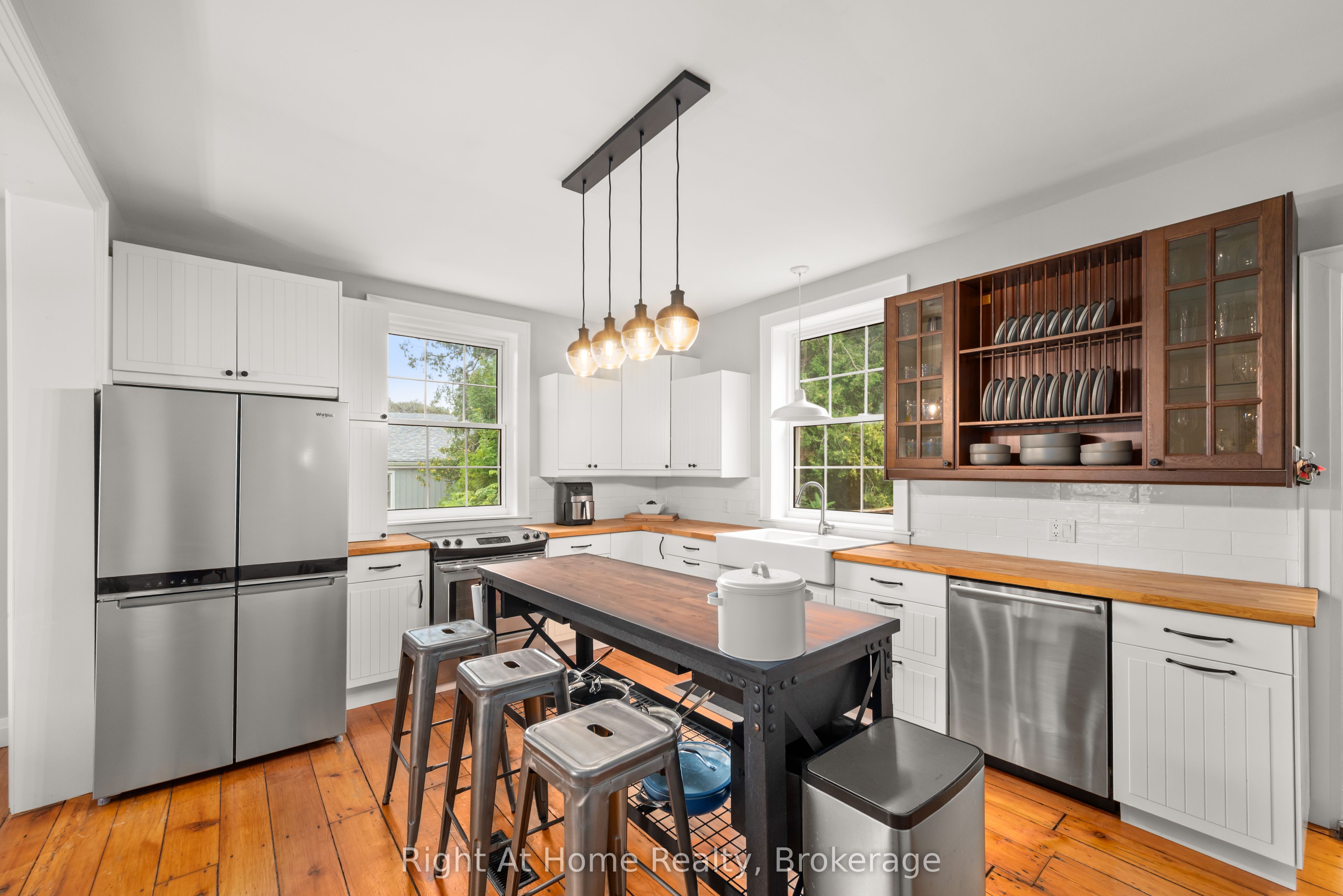 88 King Street E Property Photo 17