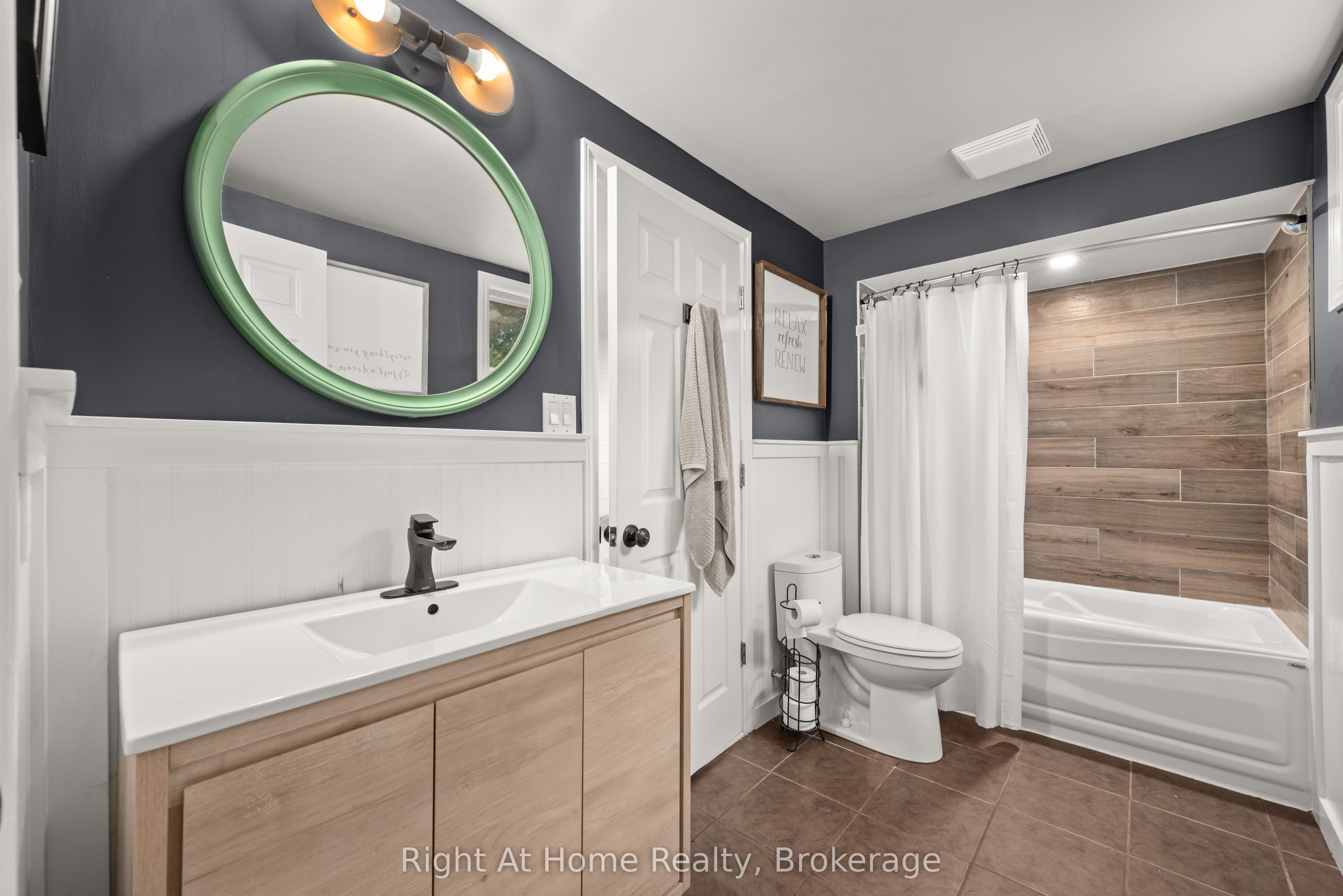 88 King Street E Property Photo 26