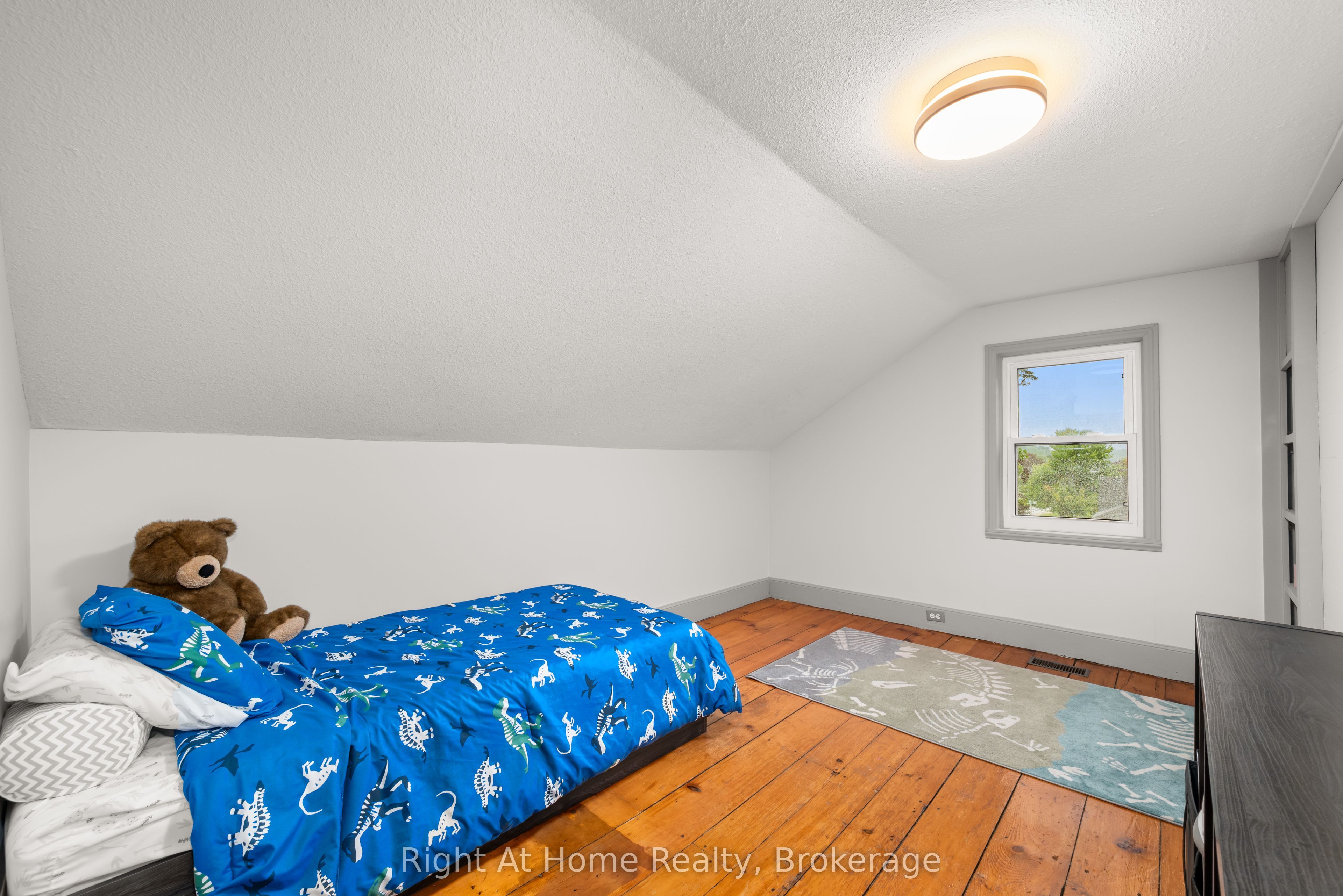 88 King Street E Property Photo 29
