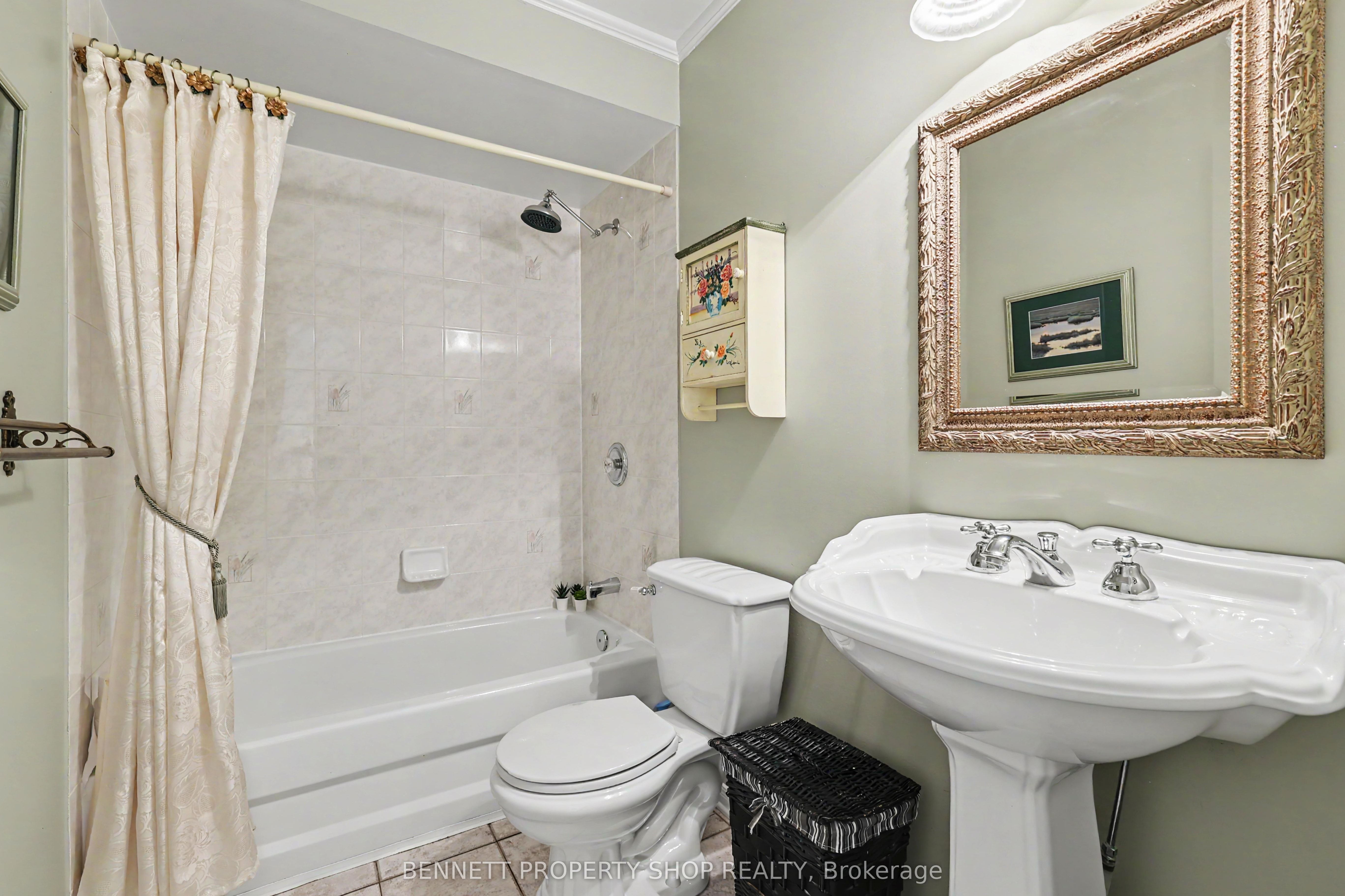 4 Burnstead Crescent Property Photo 10