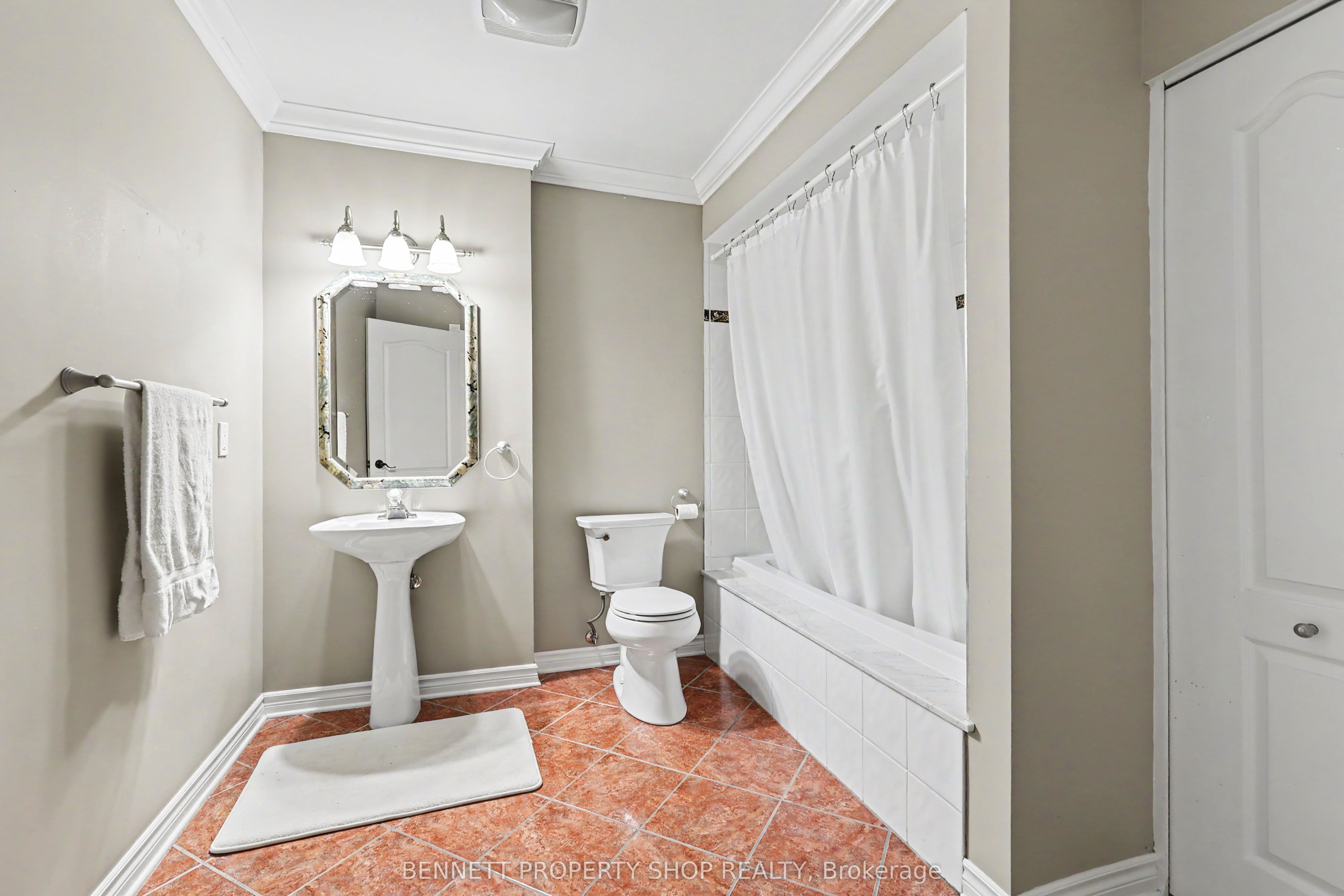 4 Burnstead Crescent Property Photo 15