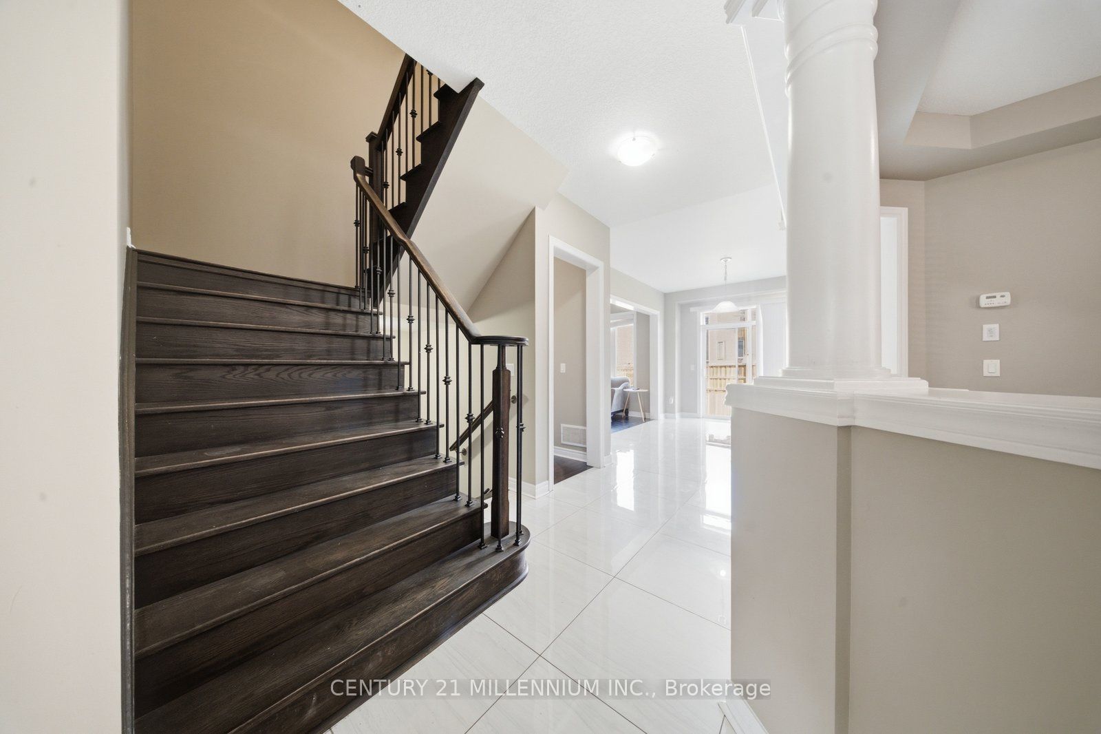 1153 Upper Thames Drive Property Photo 7