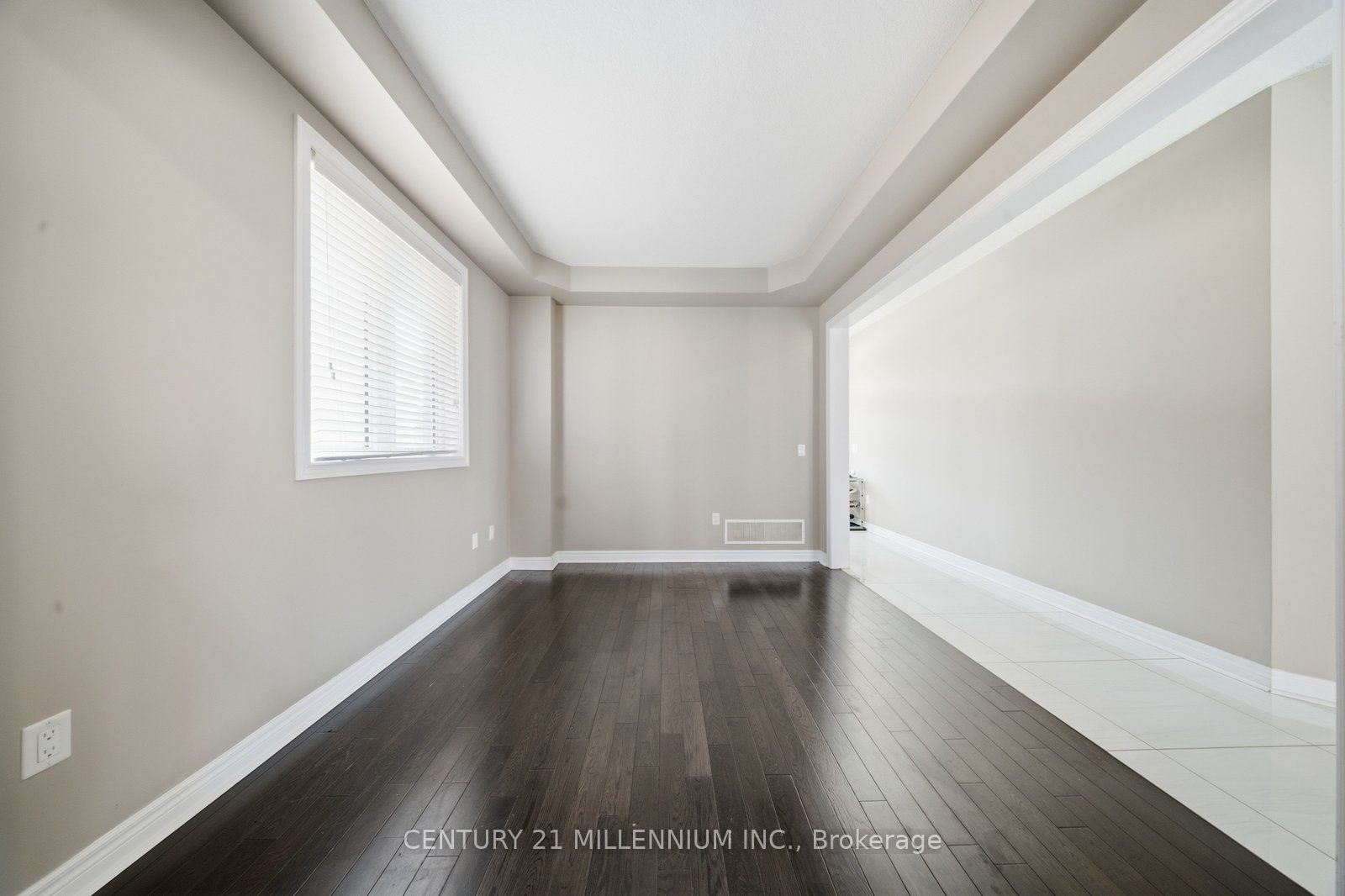 1153 Upper Thames Drive Property Photo 10