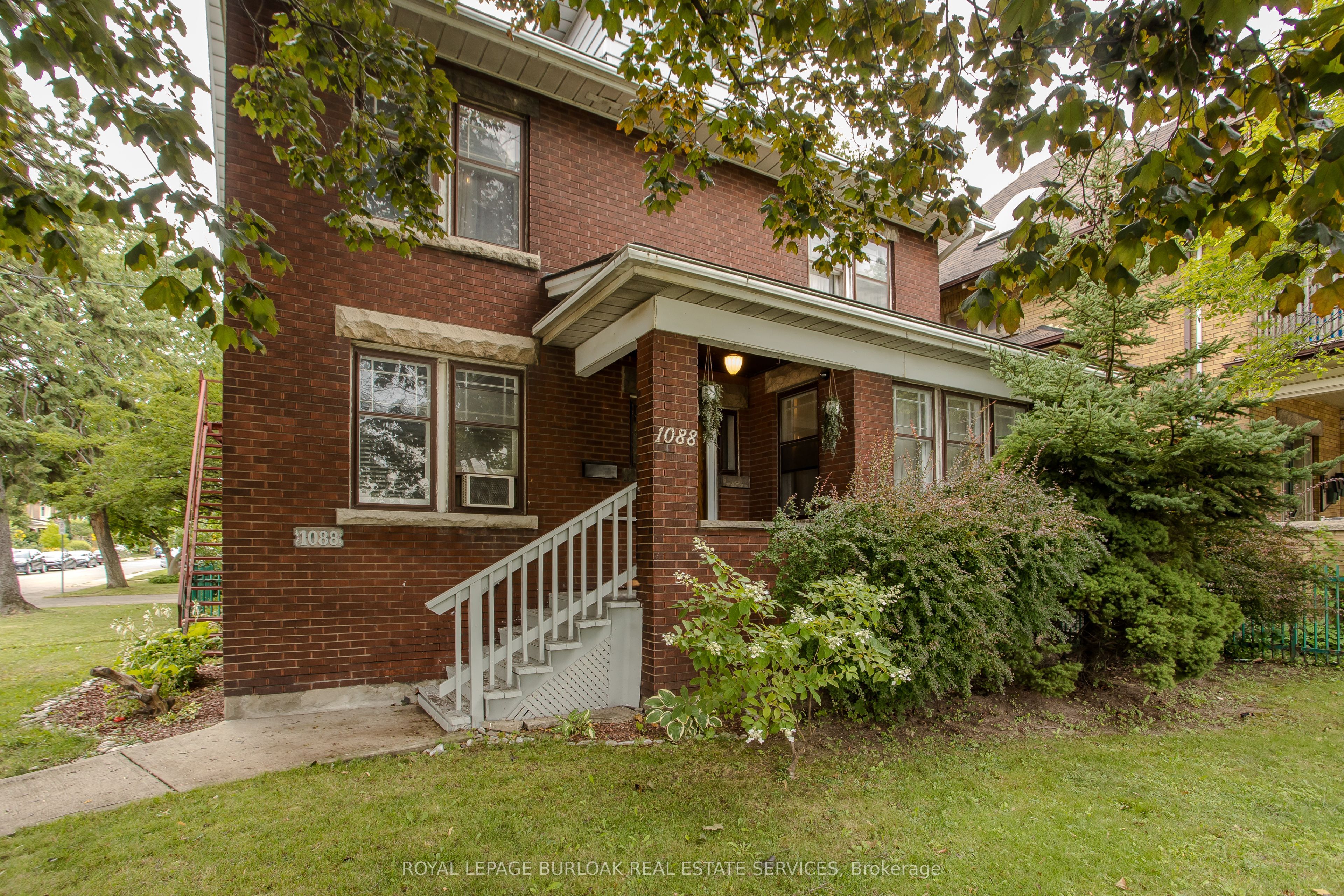 1088 King Street E Property Photo 2