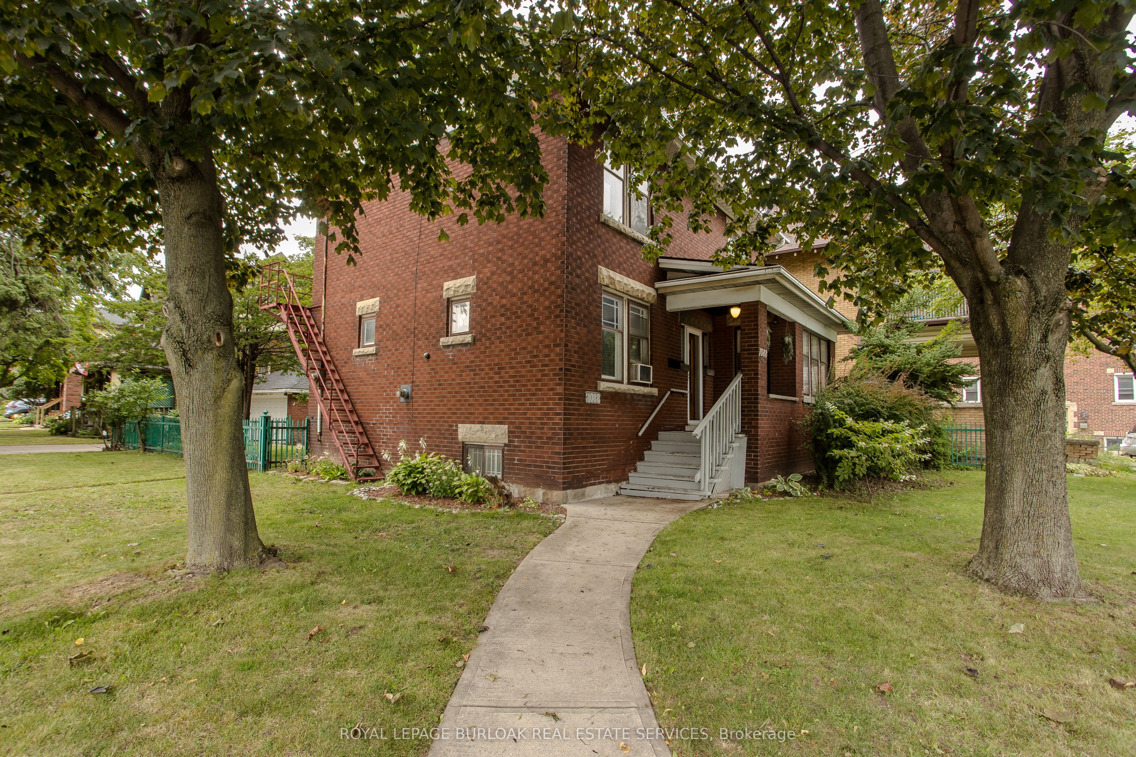 1088 King Street E Property Photo 3