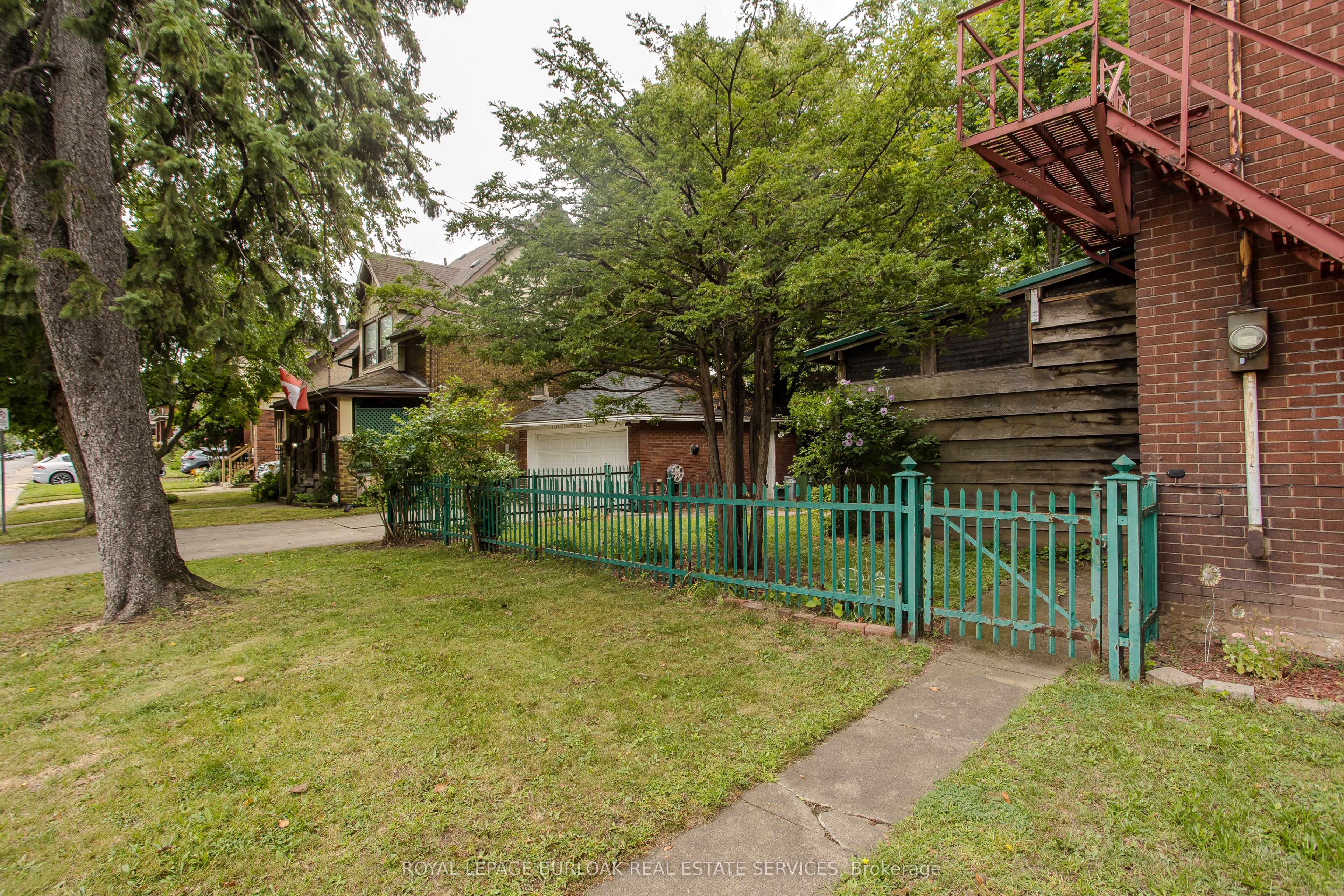 1088 King Street E Property Photo 9