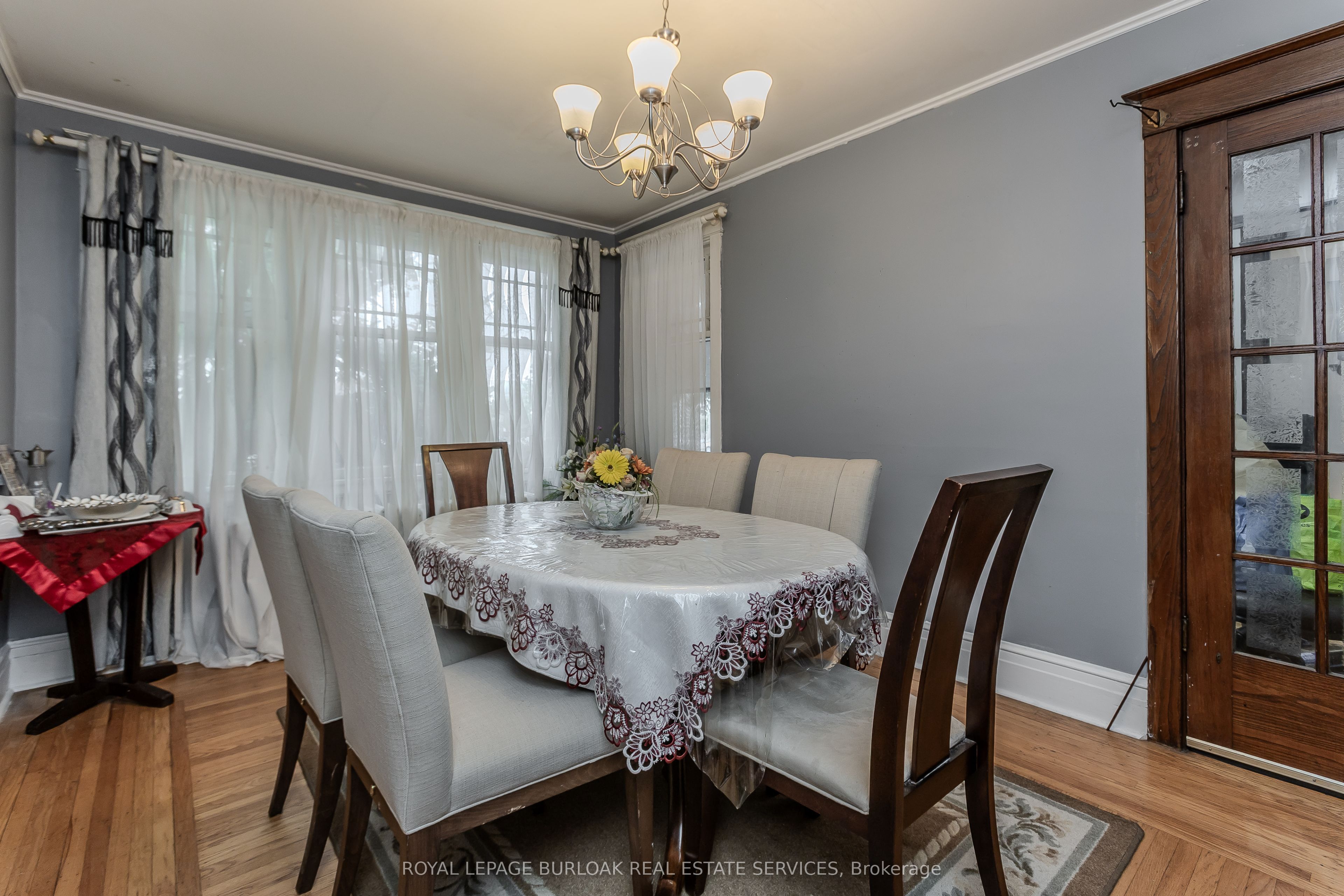 1088 King Street E Property Photo 17