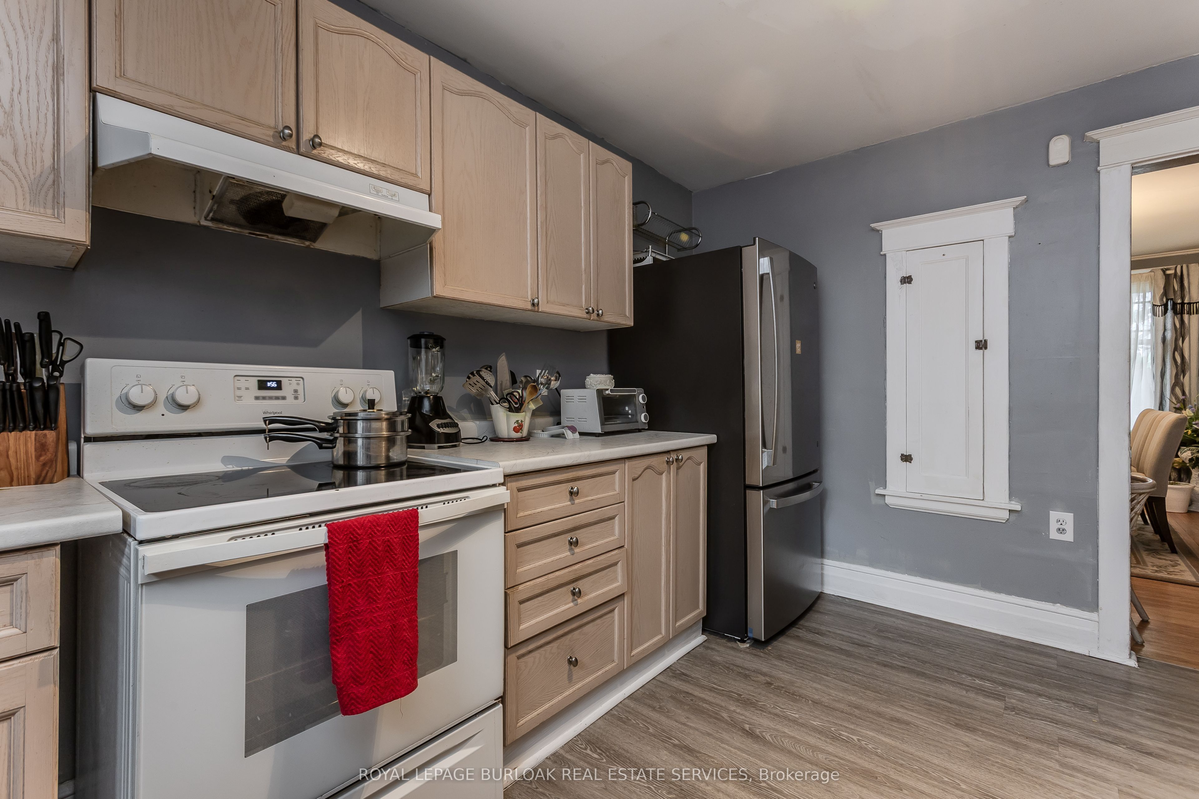 1088 King Street E Property Photo 20