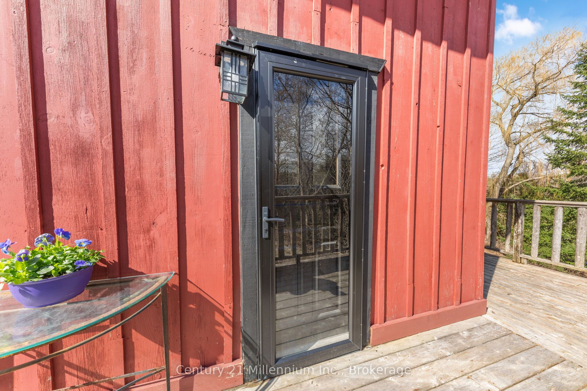 415877 Tenth Line Property Photo 4