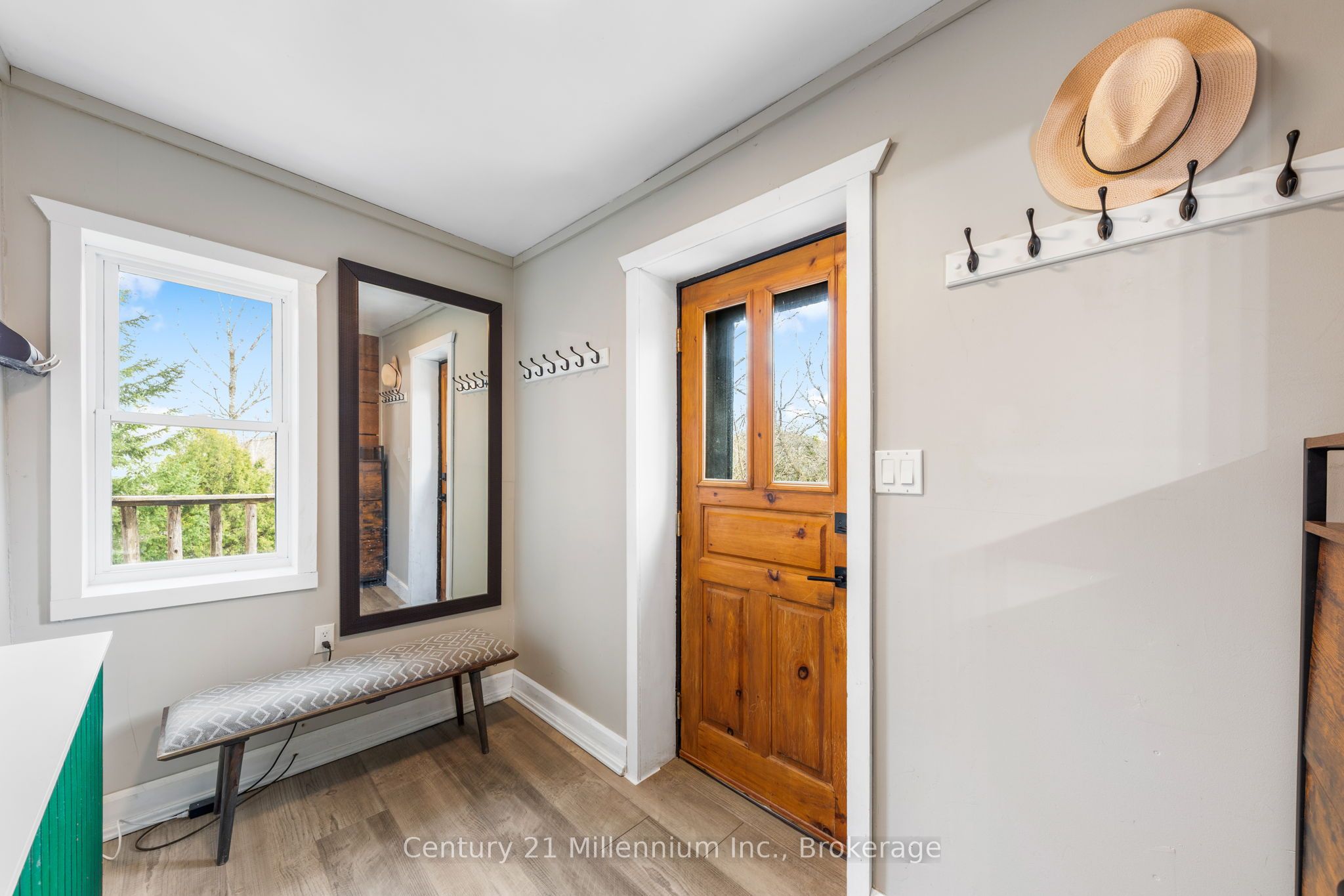 415877 Tenth Line Property Photo 5