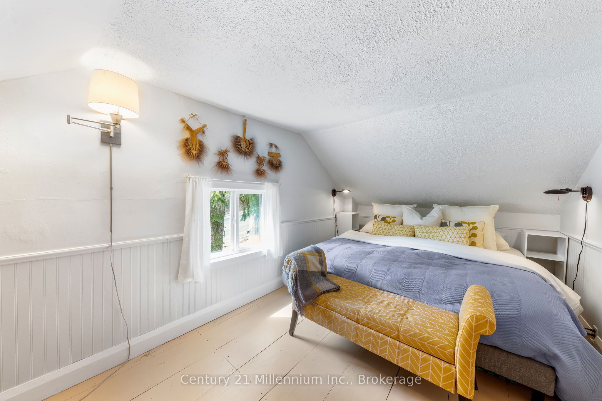 415877 Tenth Line Property Photo 19