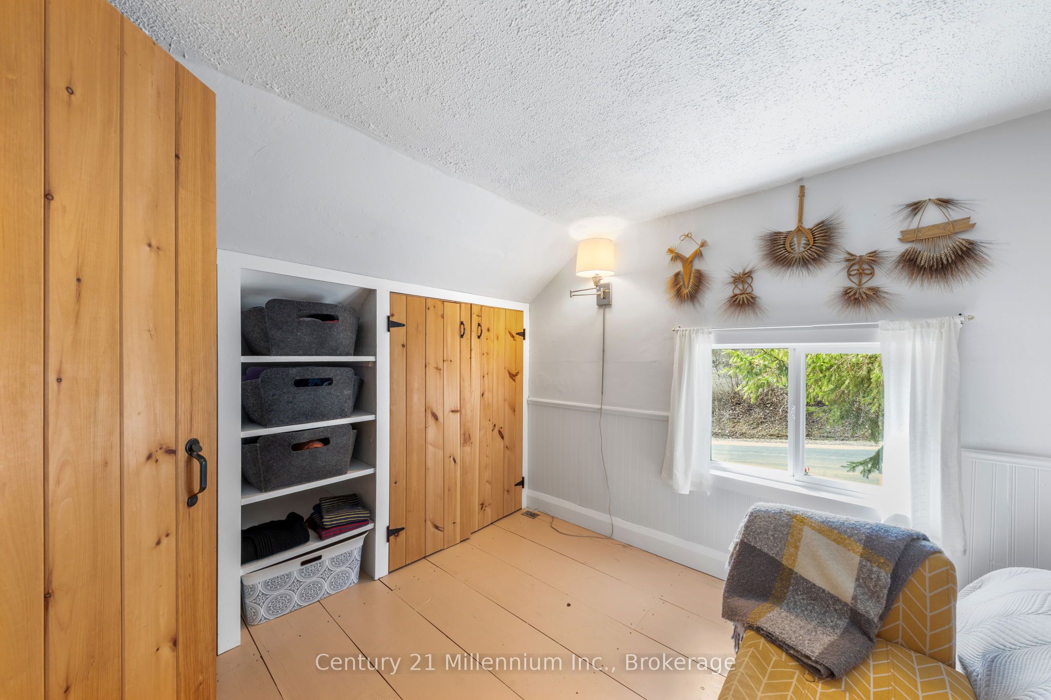 415877 Tenth Line Property Photo 20
