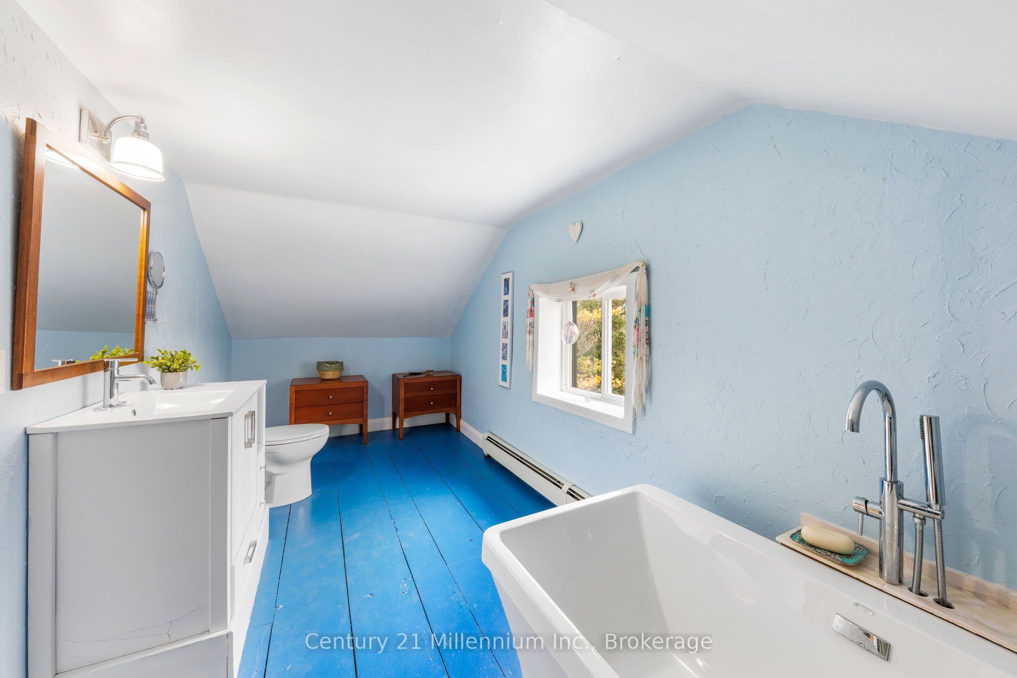 415877 Tenth Line Property Photo 27
