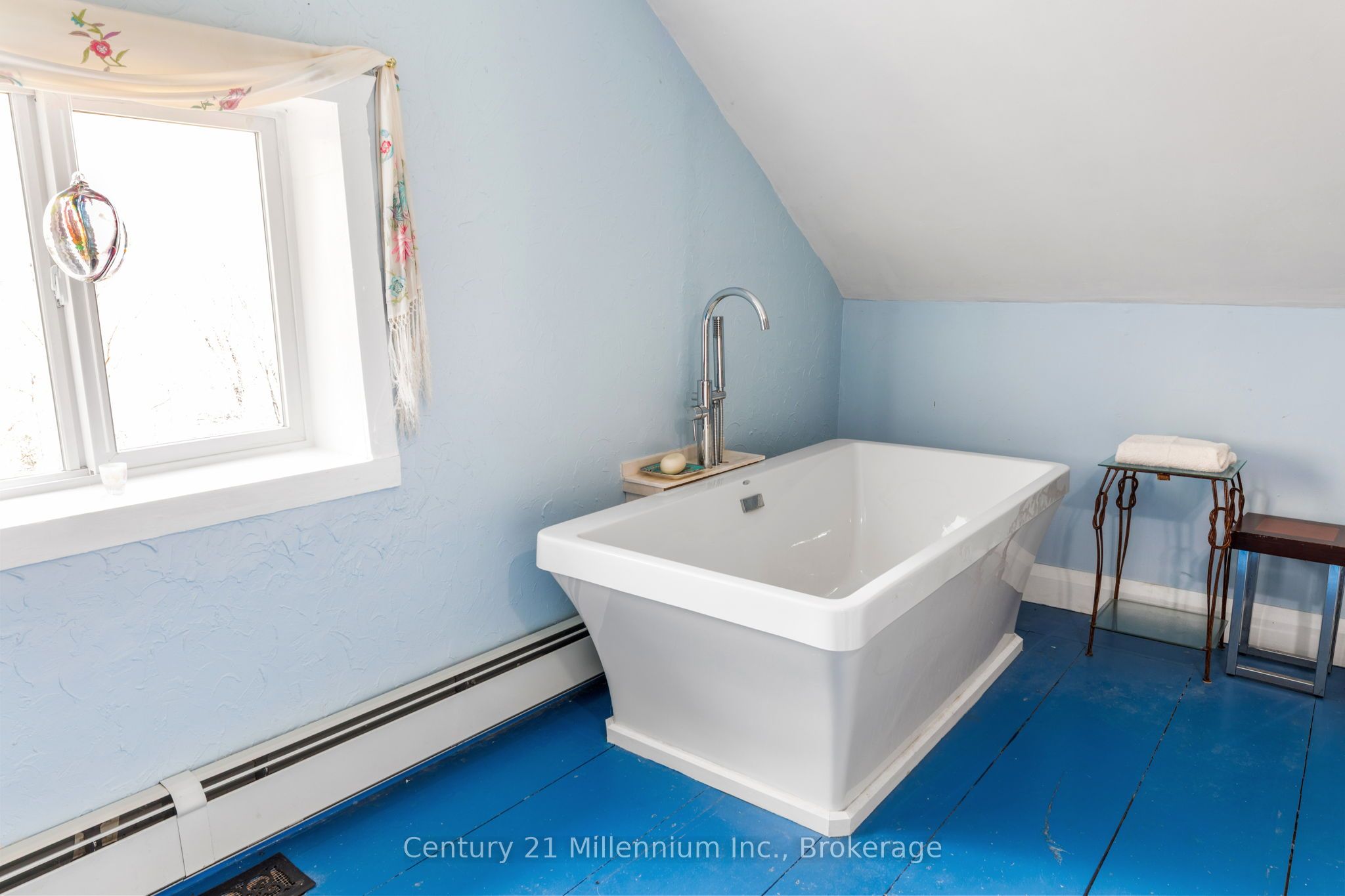415877 Tenth Line Property Photo 28
