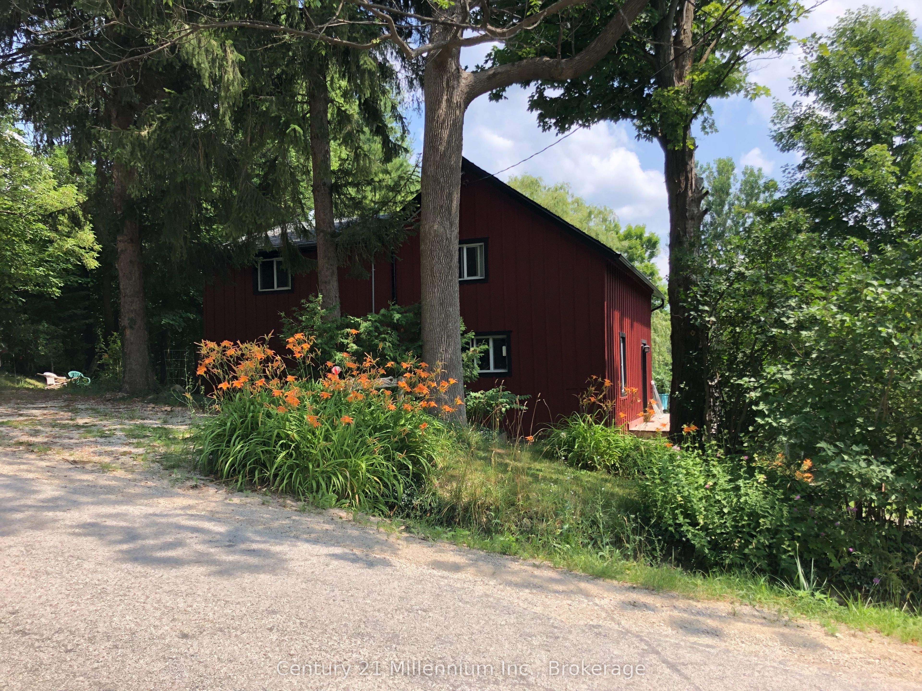 415877 Tenth Line Property Photo 30