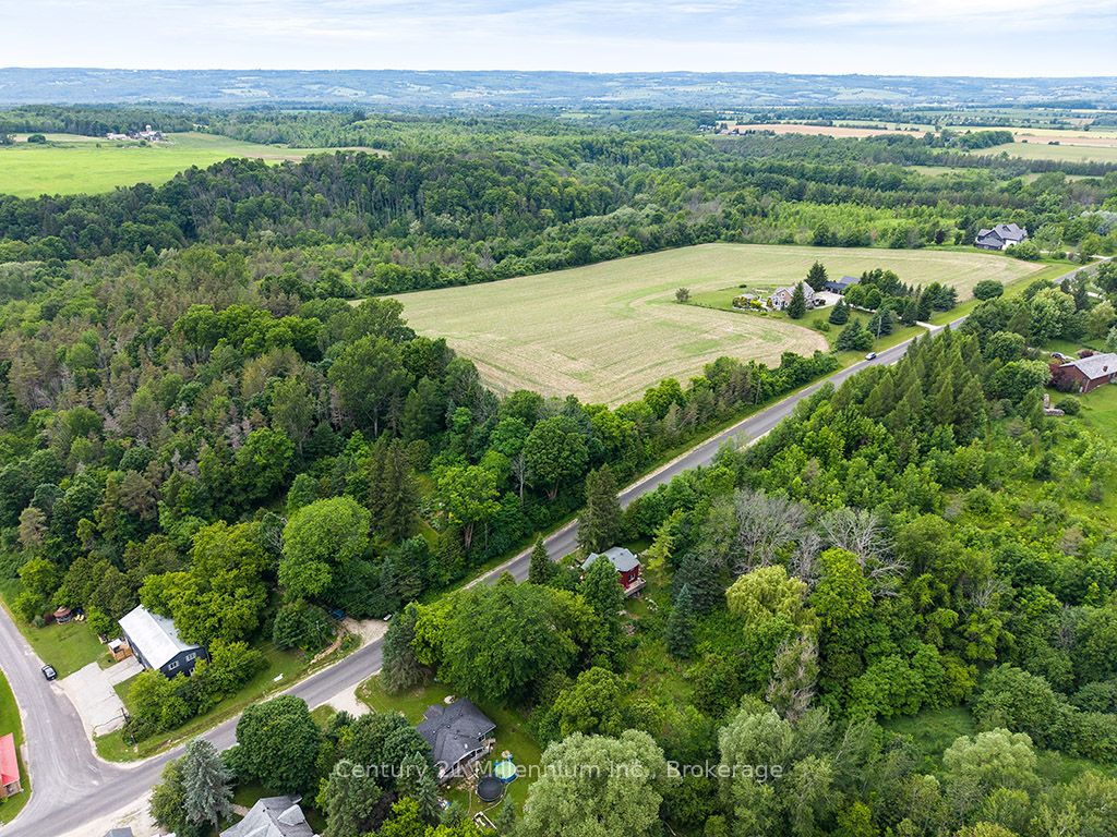415877 Tenth Line Property Photo 35