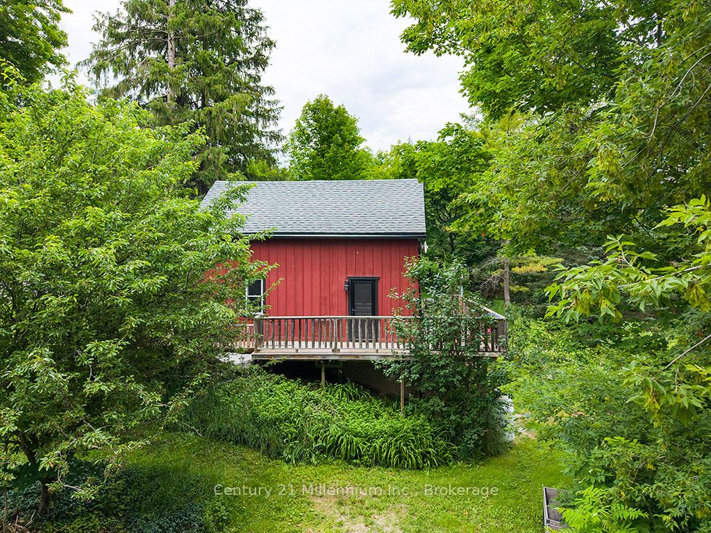 415877 Tenth Line Property Photo 39