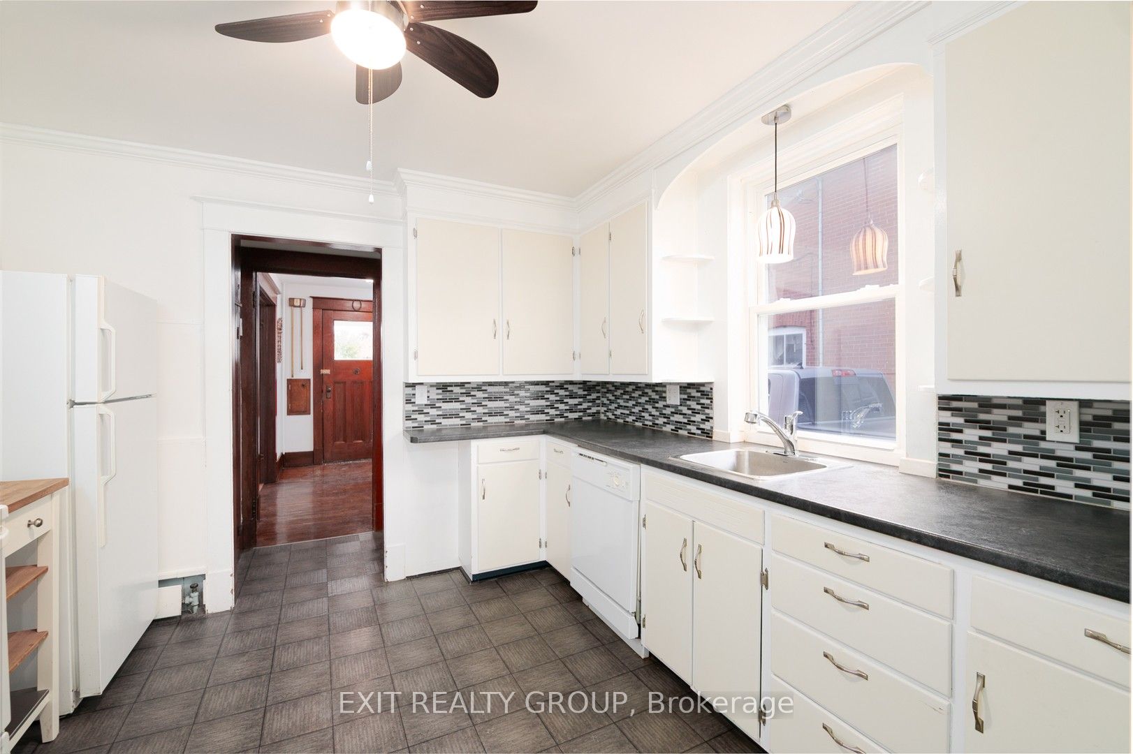92 Byron Street Property Photo 13