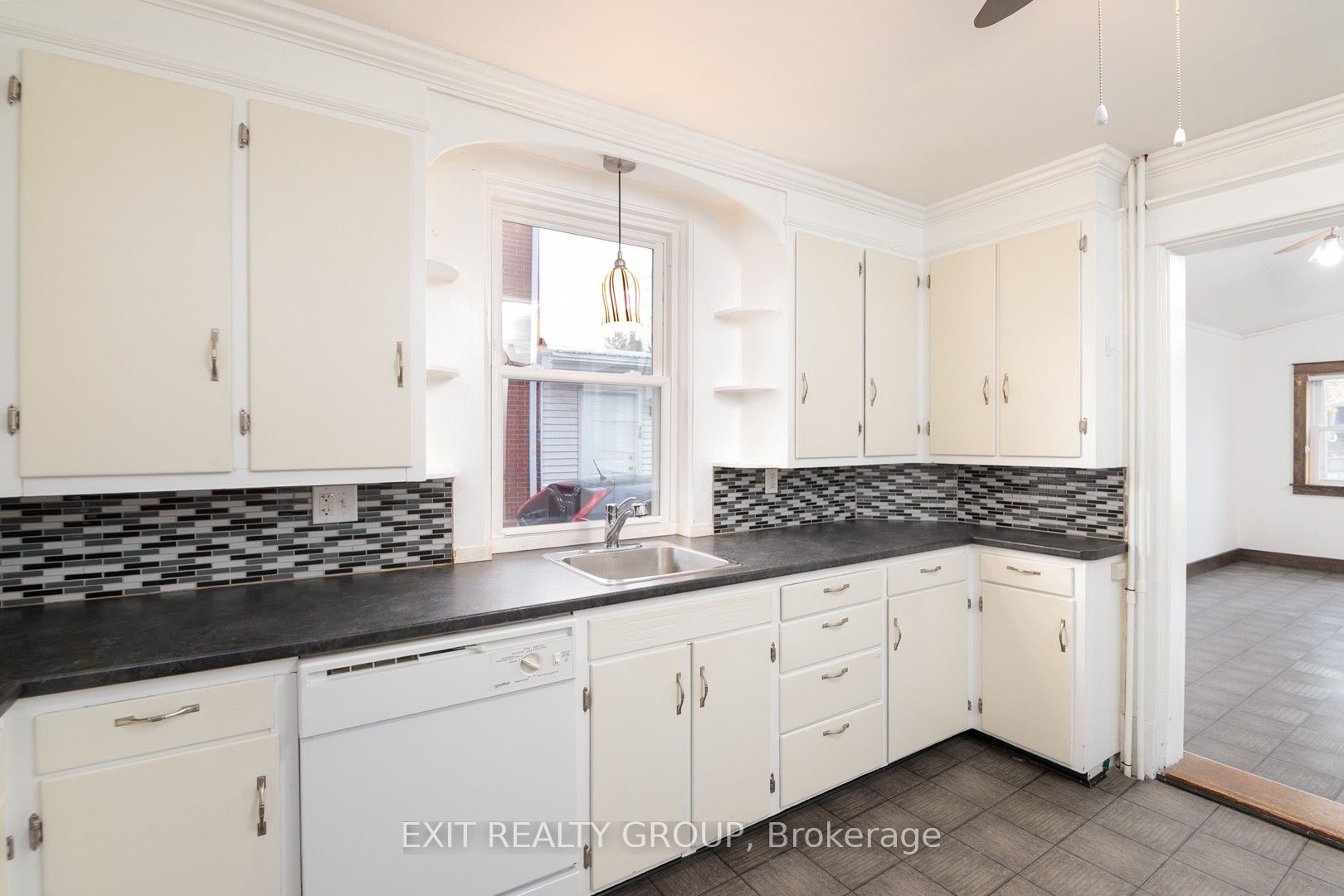 92 Byron Street Property Photo 15