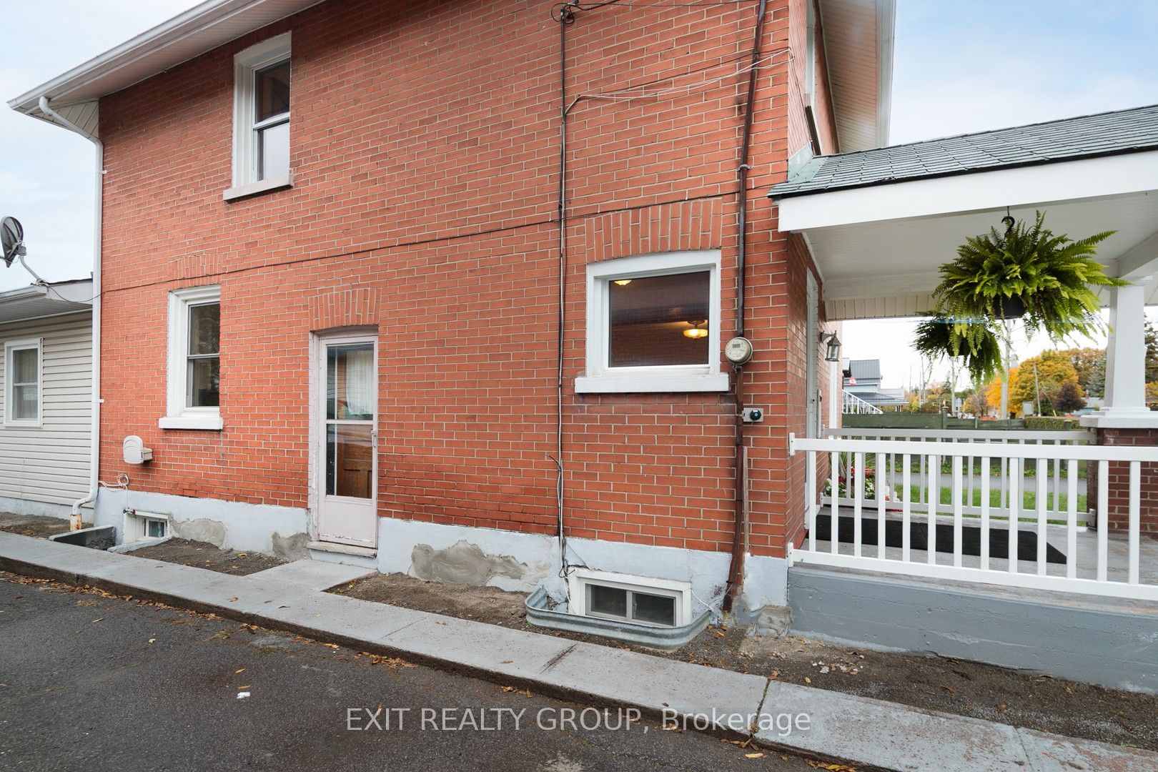 92 Byron Street Property Photo 43