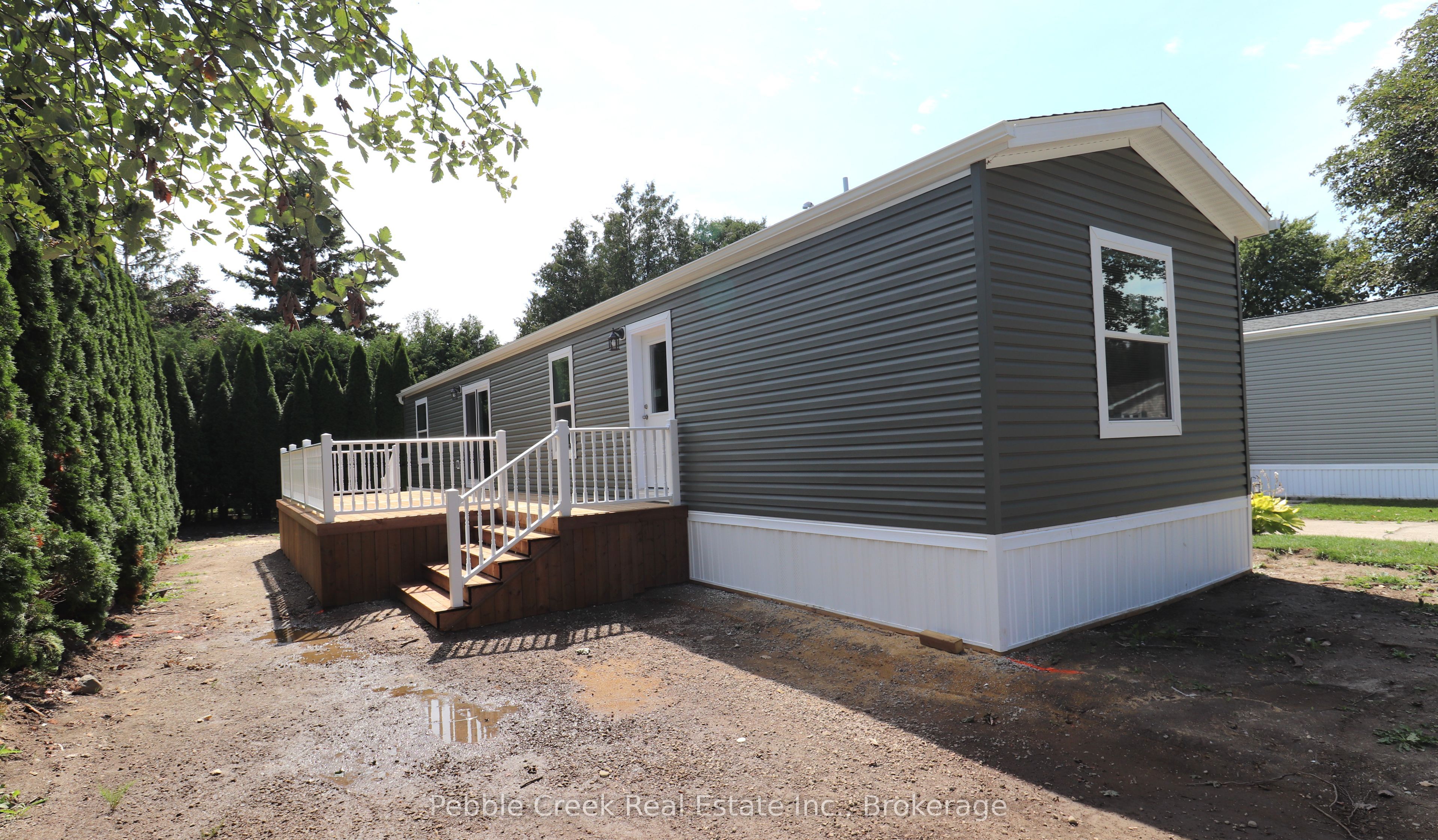 7 Sutton Drive Property Photo 1