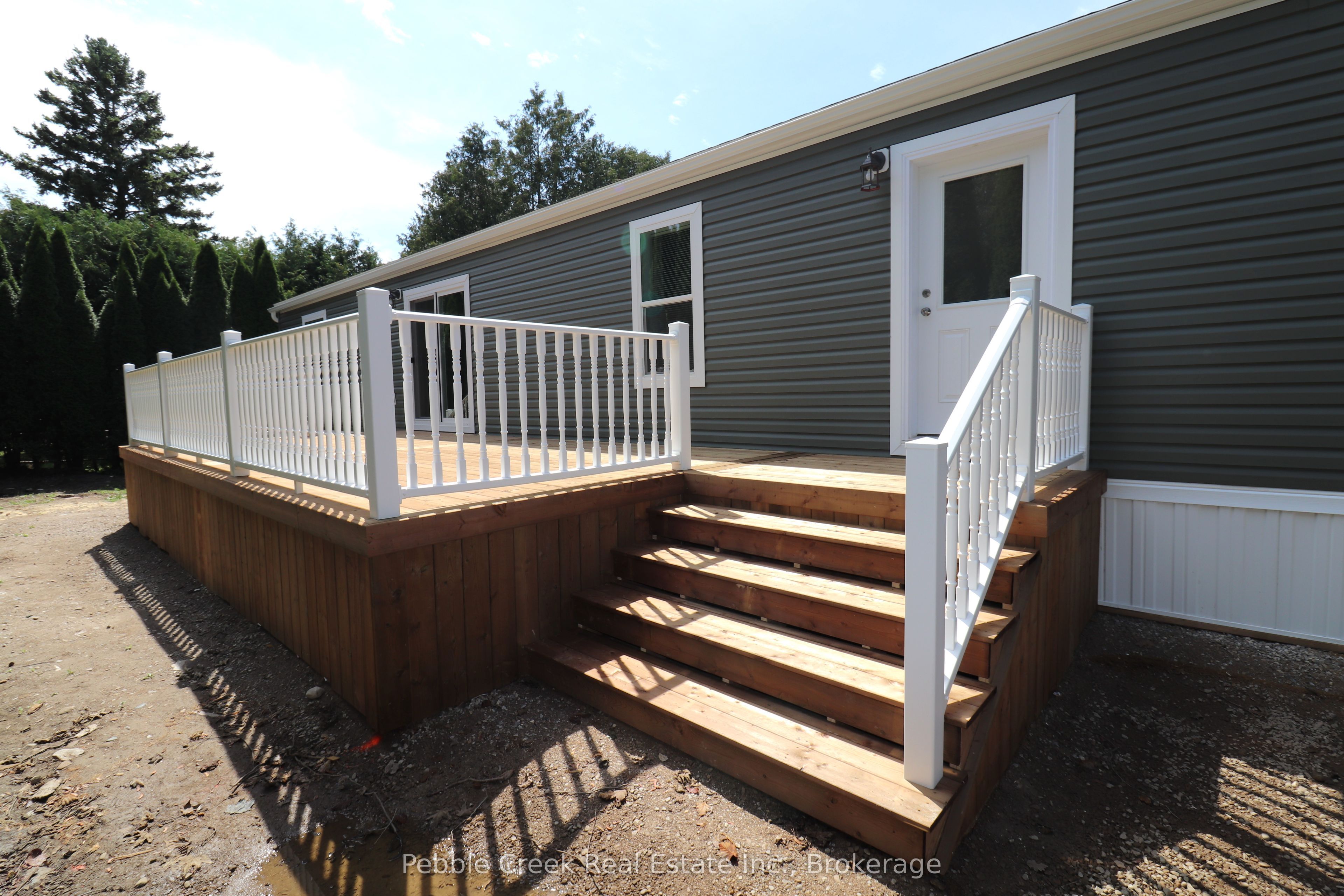 7 Sutton Drive Property Photo 2