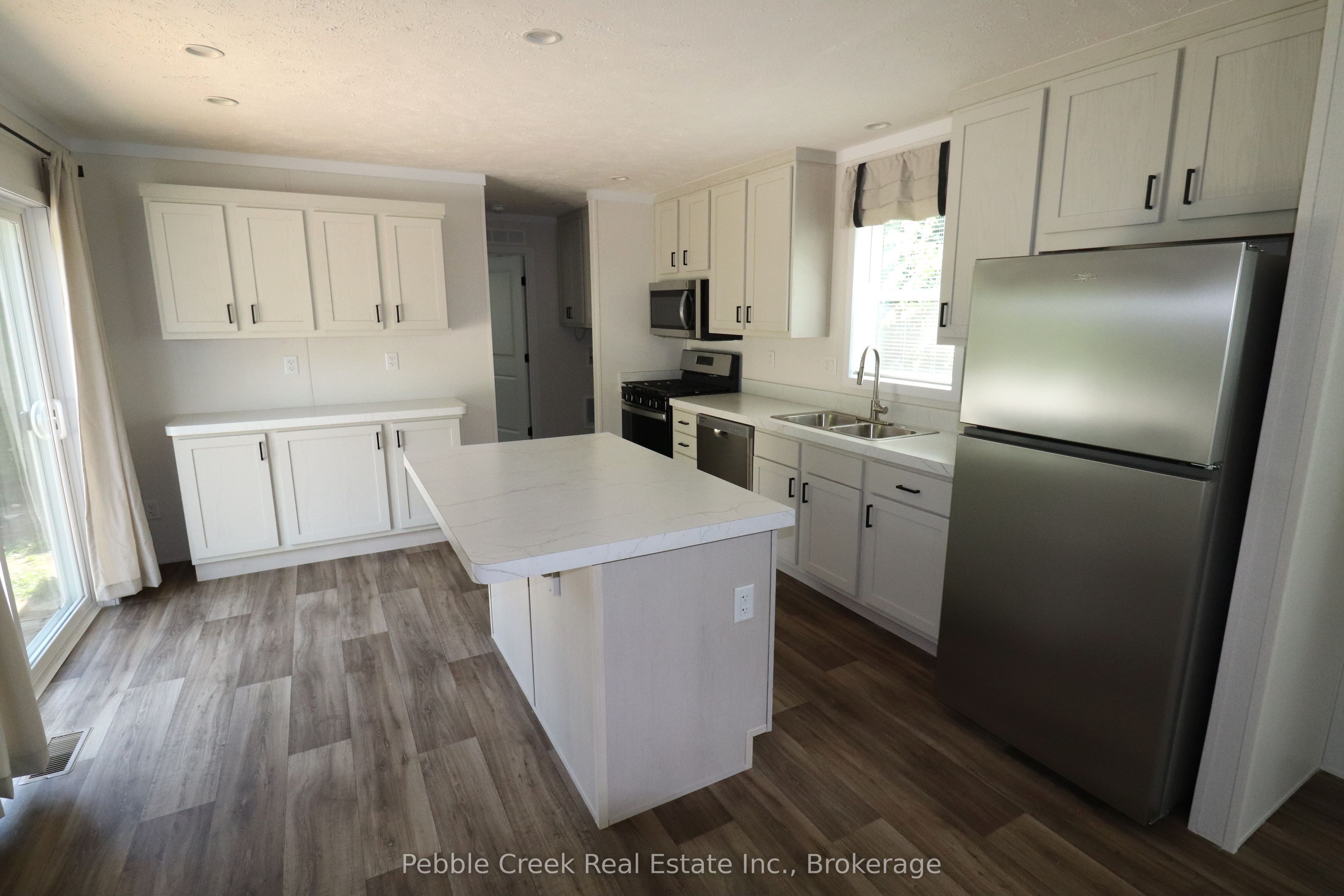 7 Sutton Drive Property Photo 5