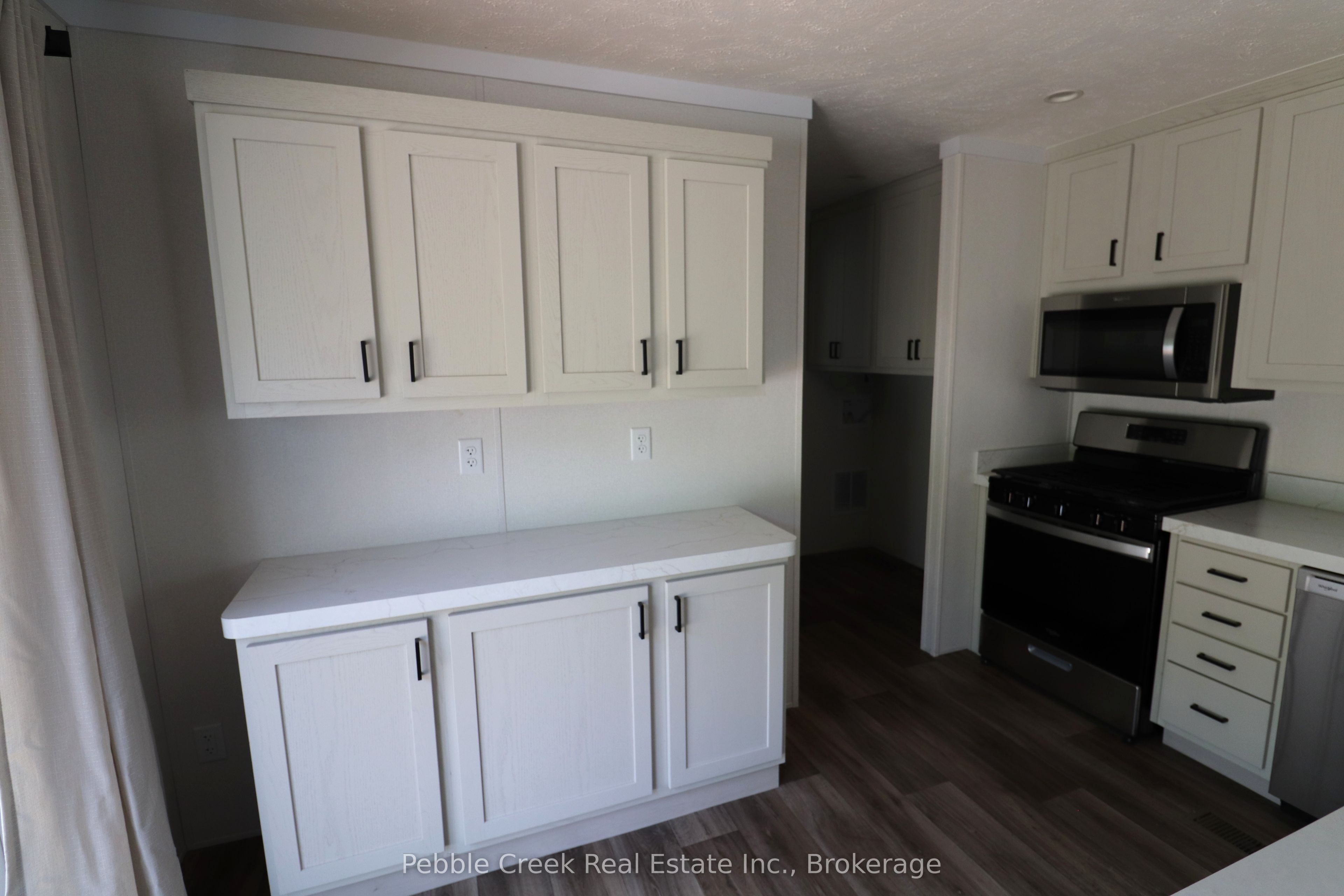 7 Sutton Drive Property Photo 6