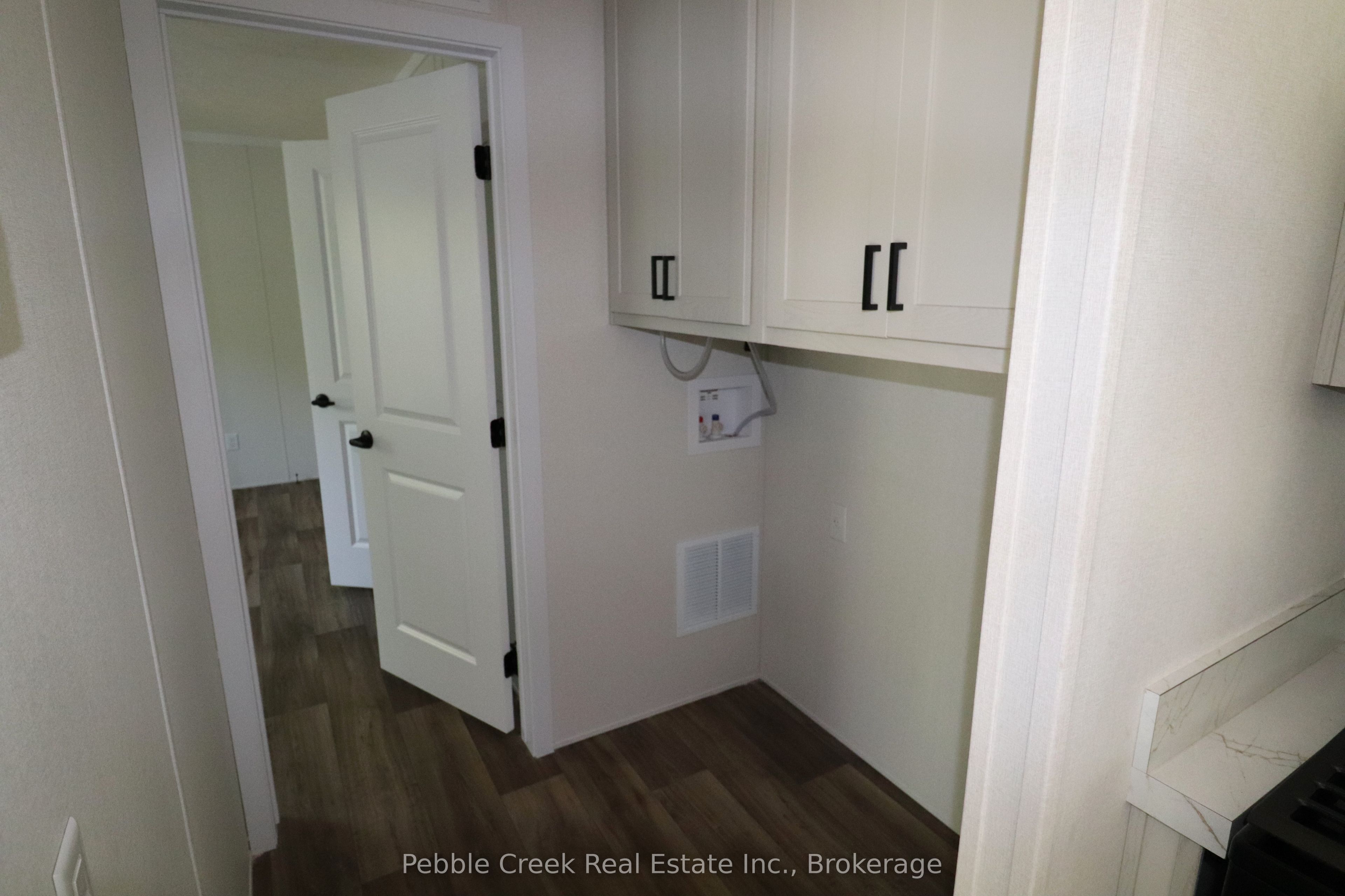 7 Sutton Drive Property Photo 12