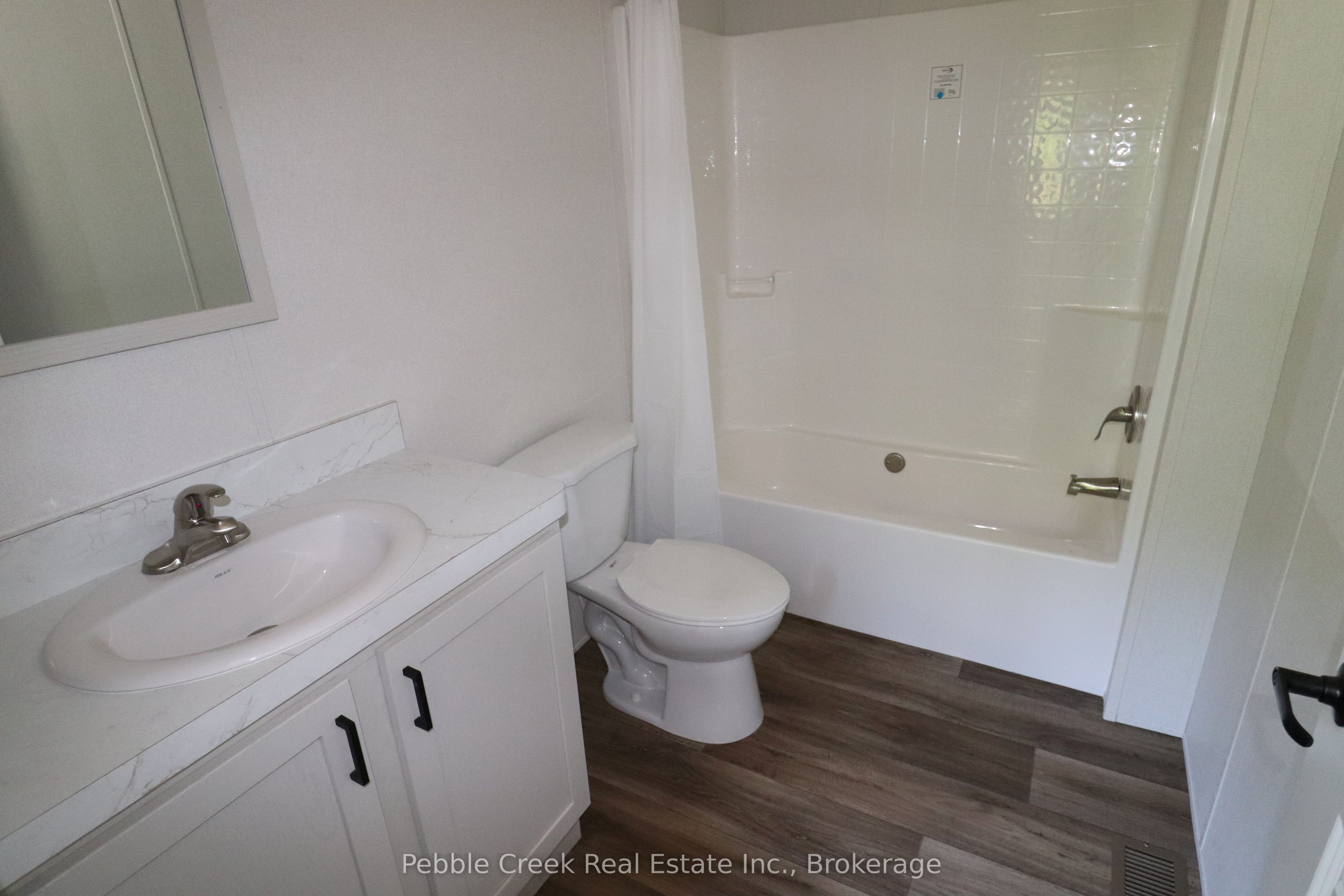 7 Sutton Drive Property Photo 17
