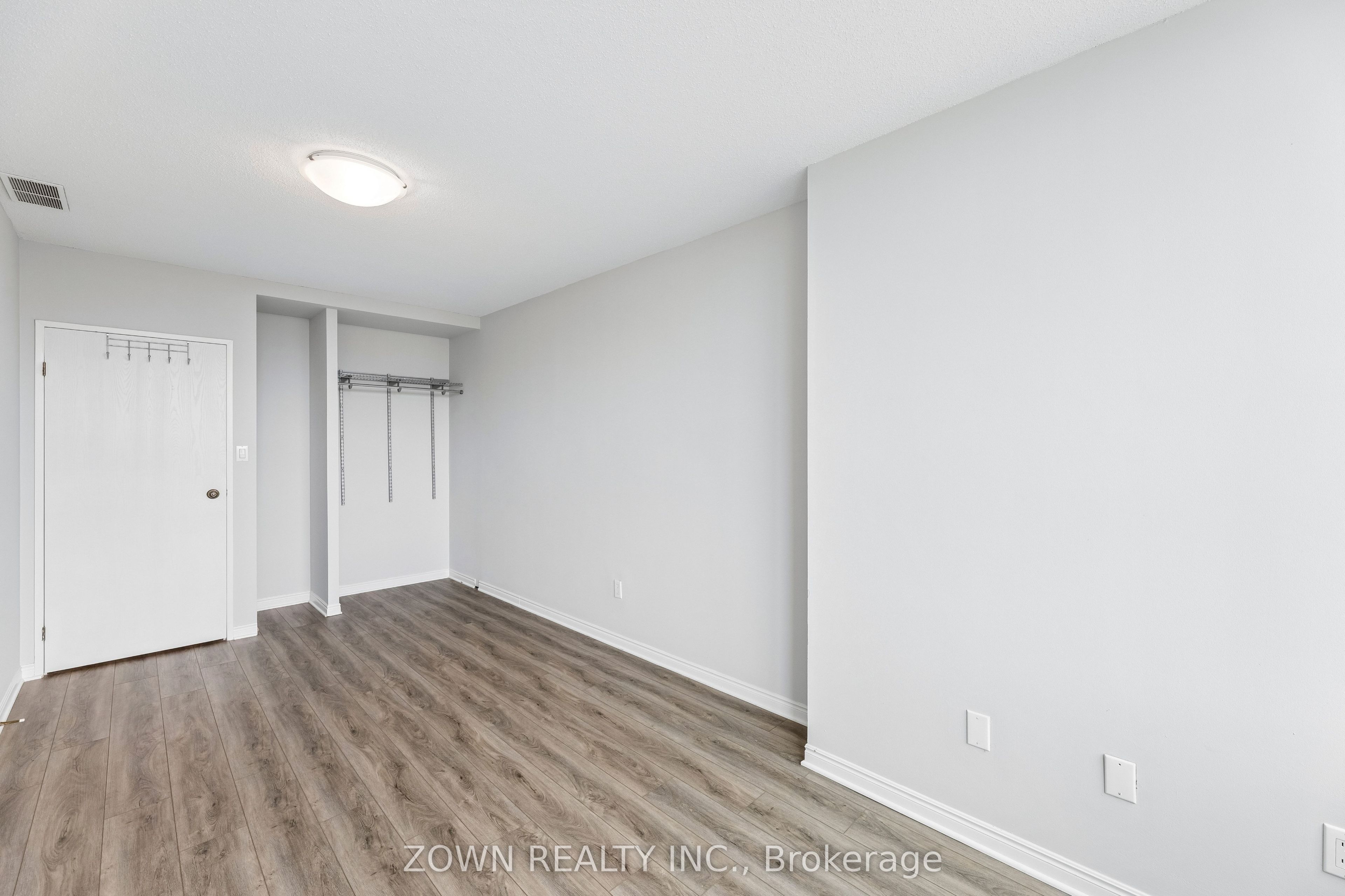 389 Dundas Street 2205 Property Photo 7