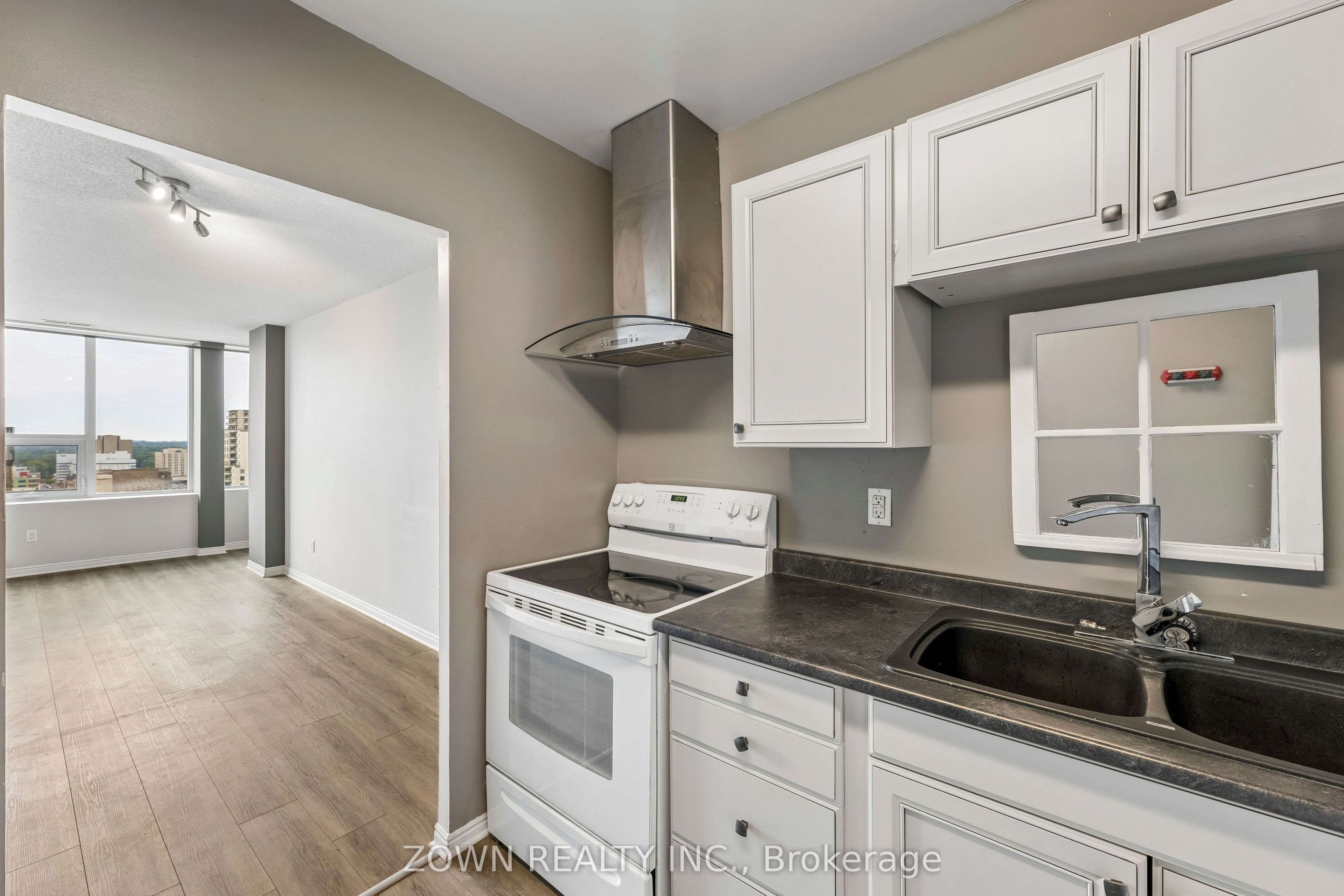 389 Dundas Street 2205 Property Photo 13