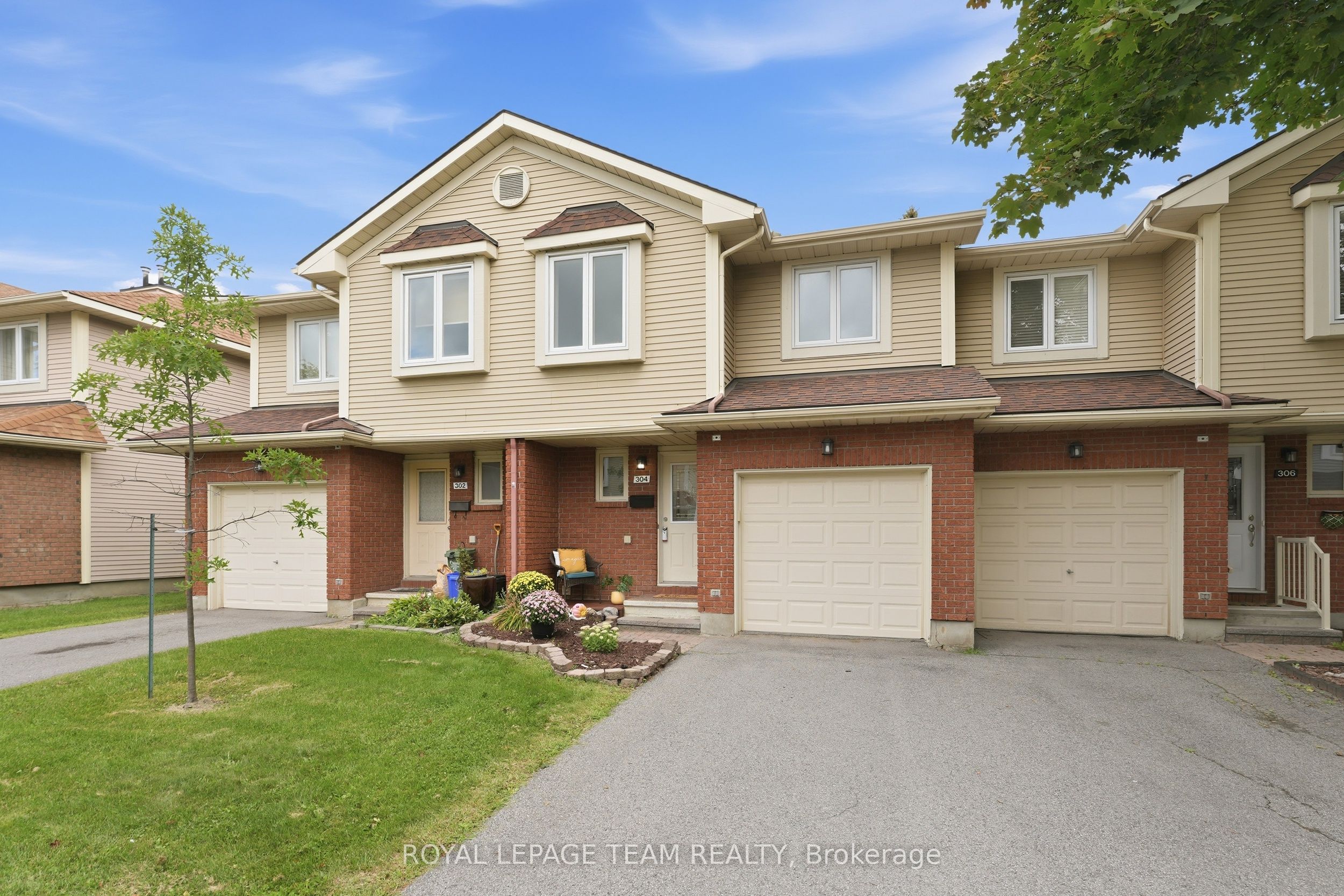 304 Valade Crescent Property Photo 1
