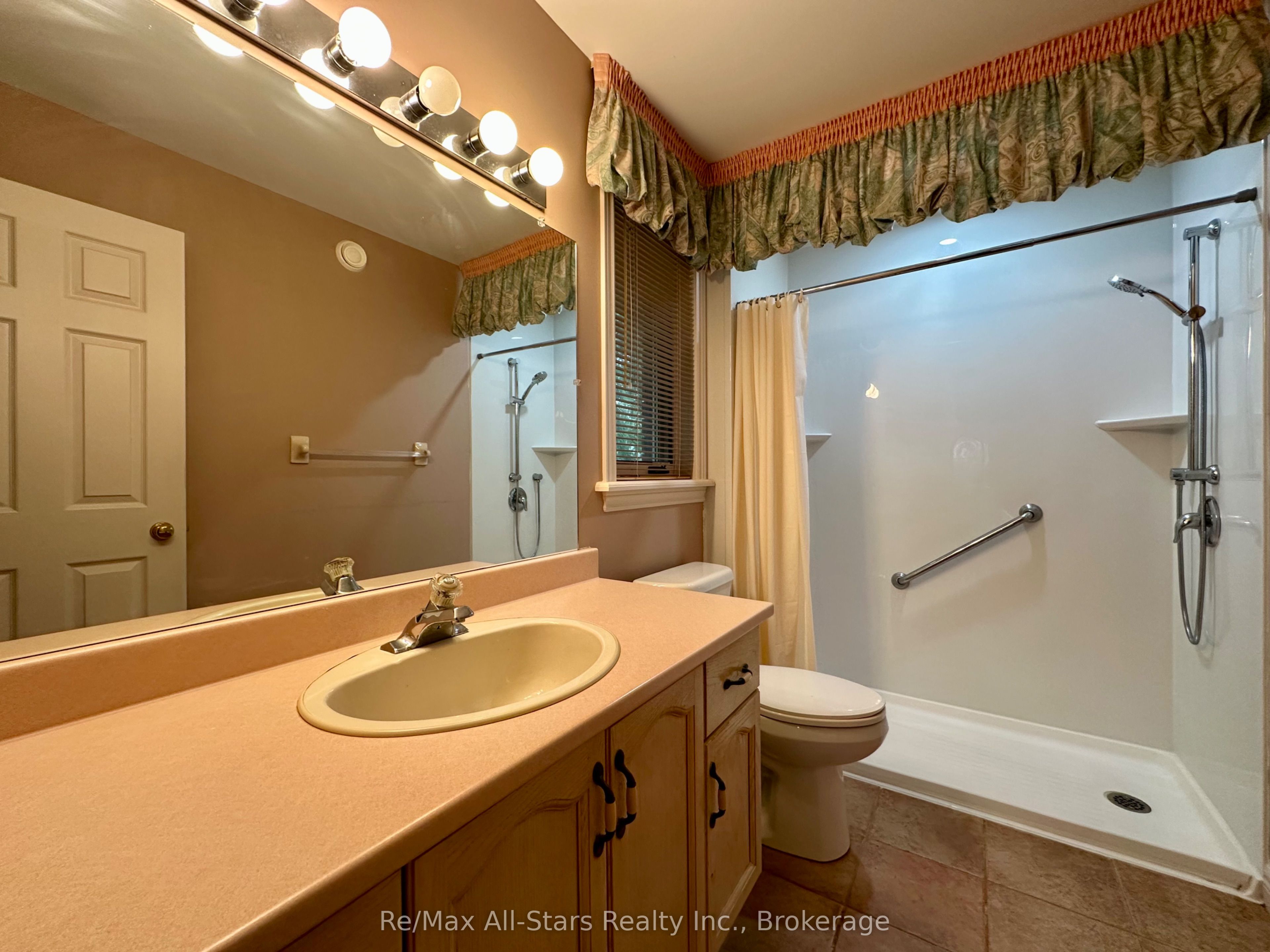 3 Governors Drive Property Photo 16