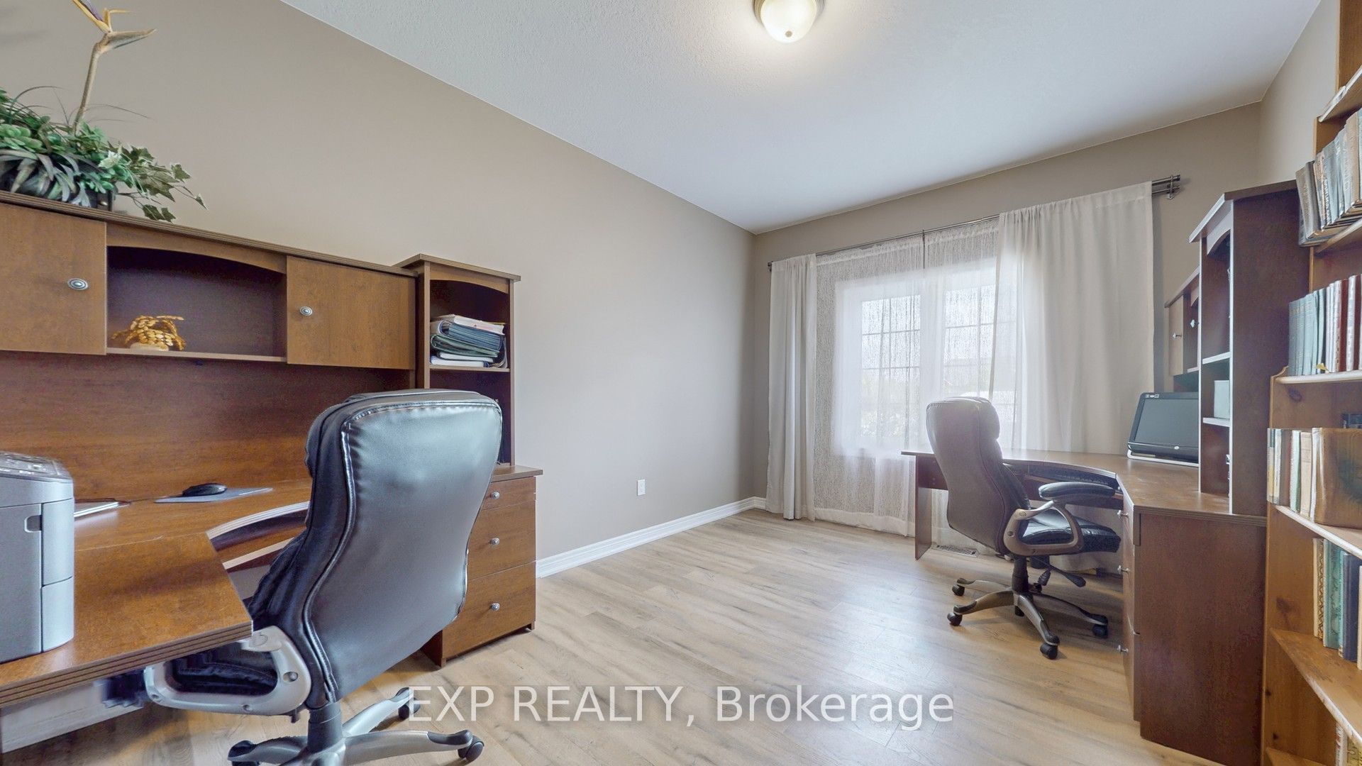 42 Somerville Crescent Property Photo 23