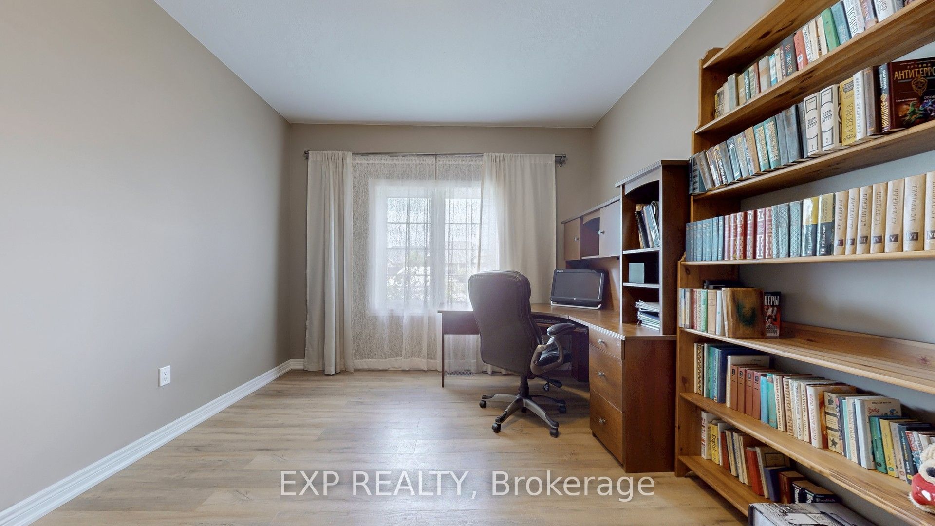 42 Somerville Crescent Property Photo 24