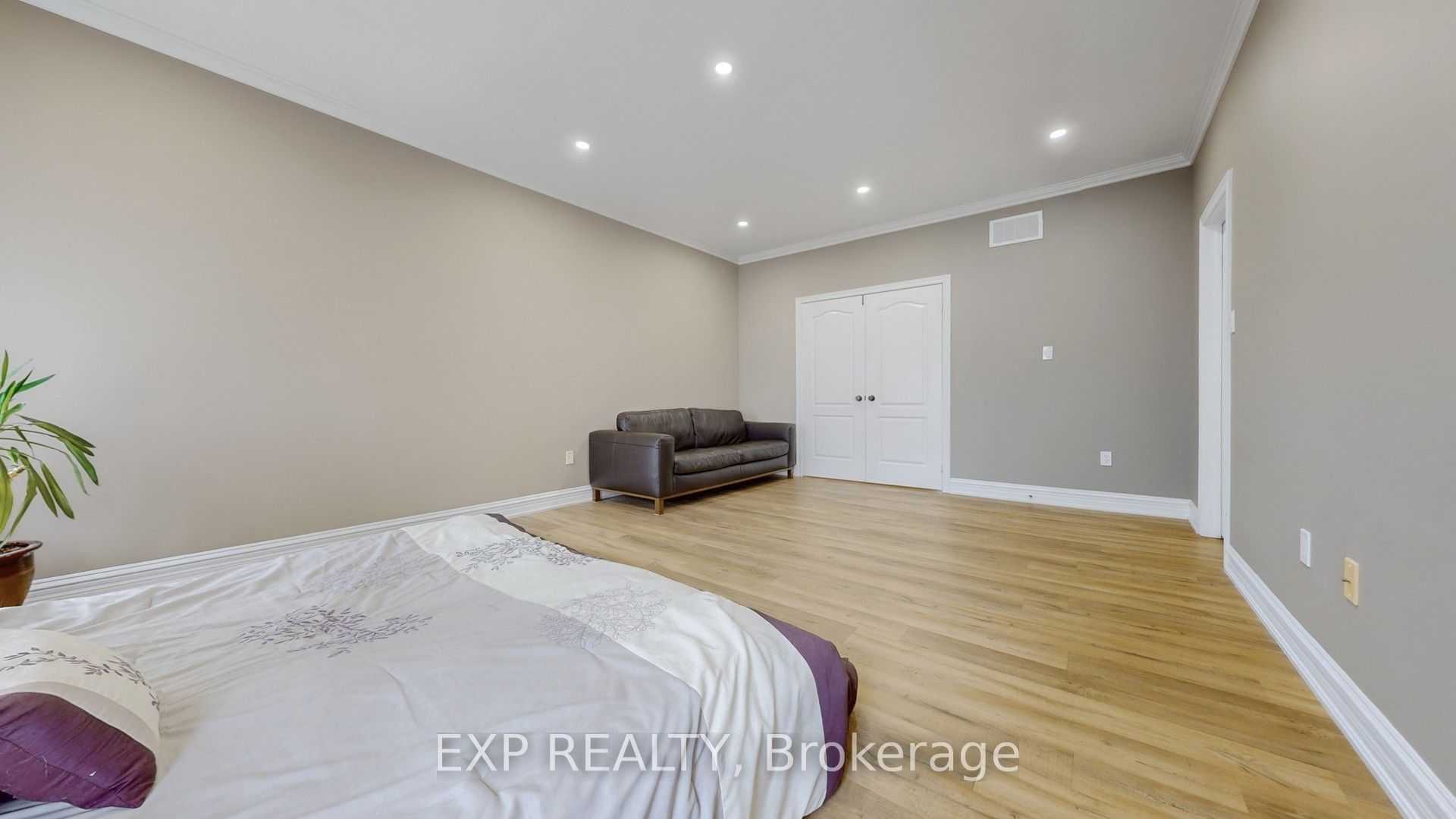 42 Somerville Crescent Property Photo 31